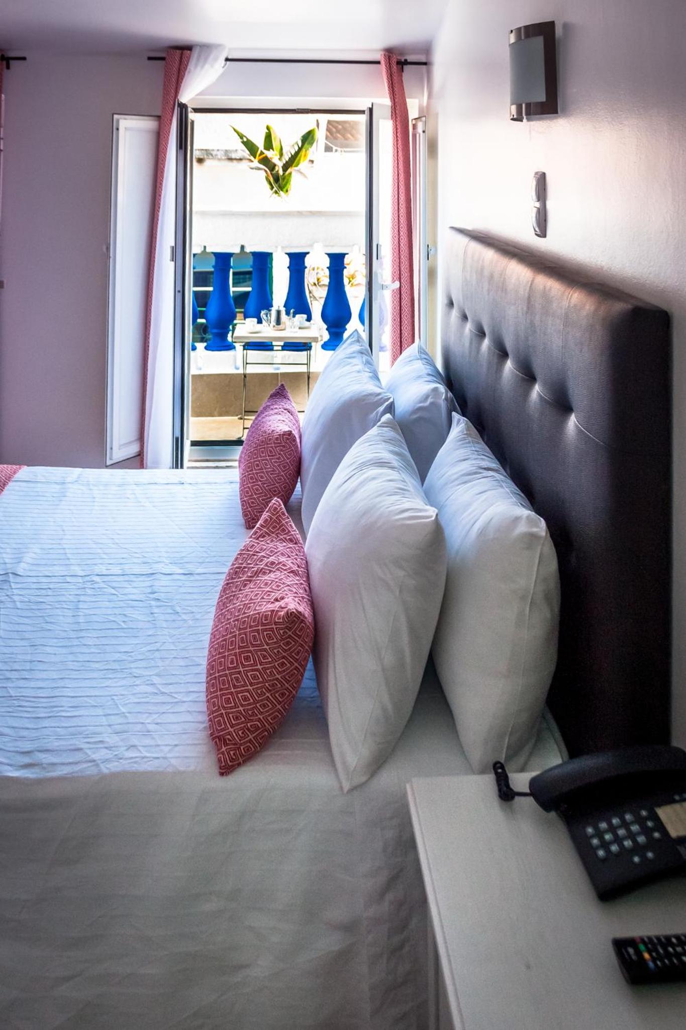 Double Room with Balcony - Photo 23