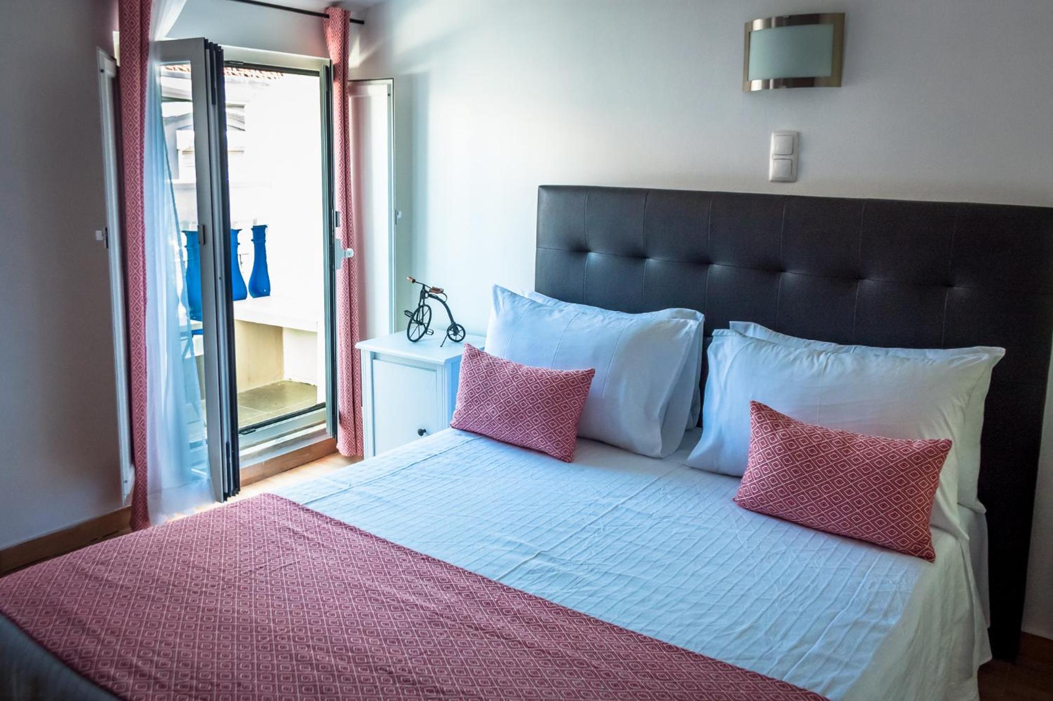 Double Room with Balcony - Photo 22