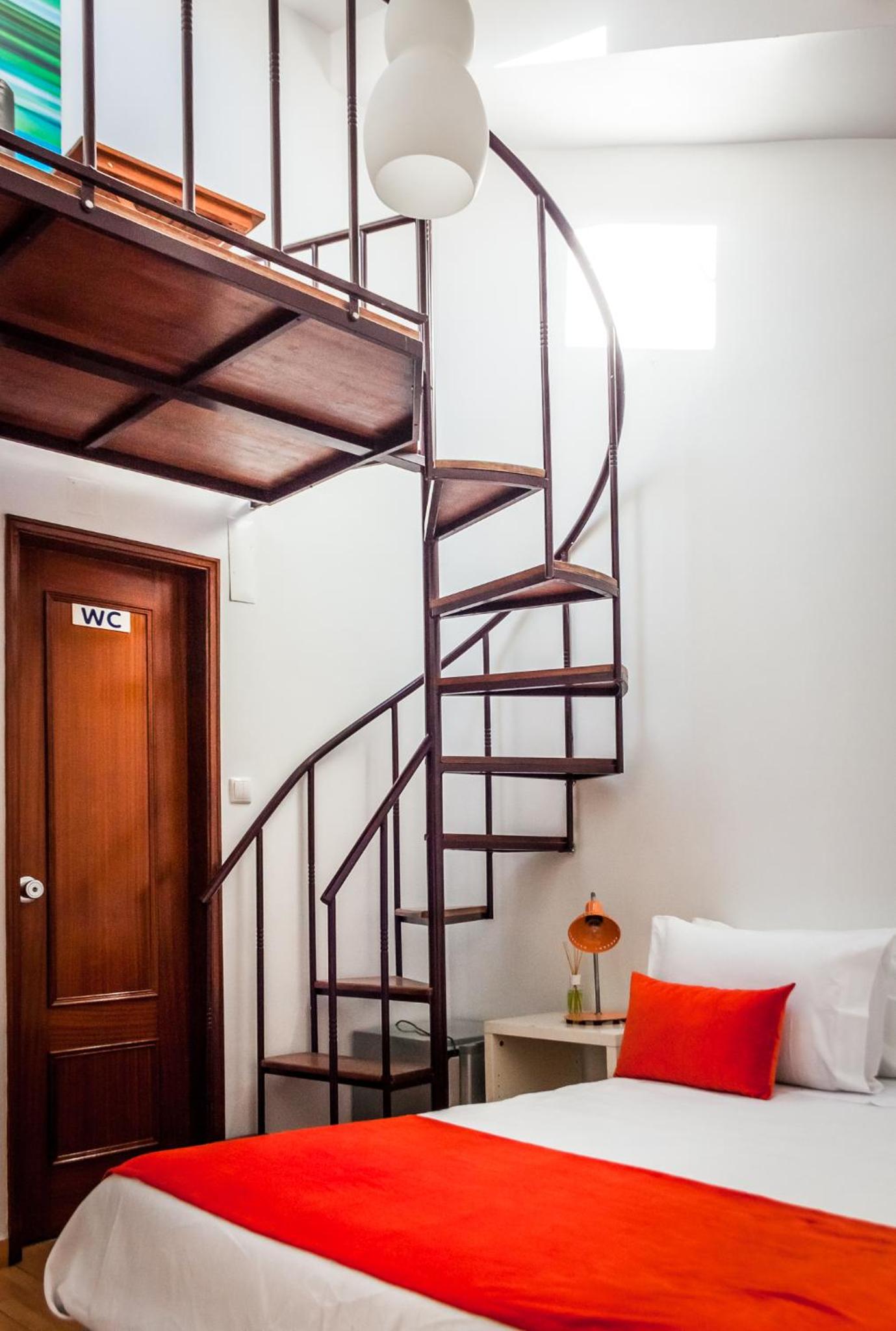 Standard Double Room - Photo 25