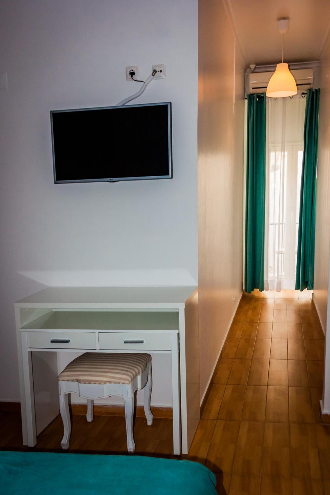 Standard Double Room - Photo 24