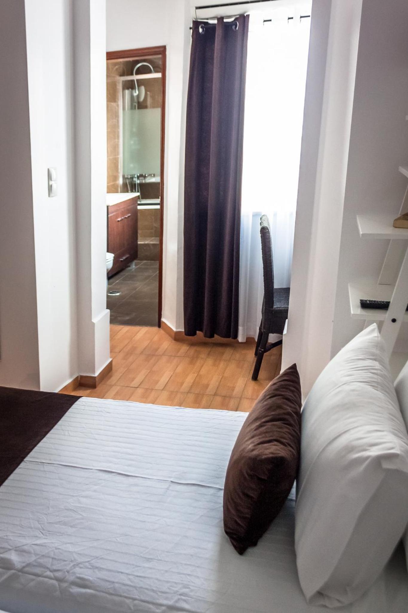Standard Twin Room - Photo 2