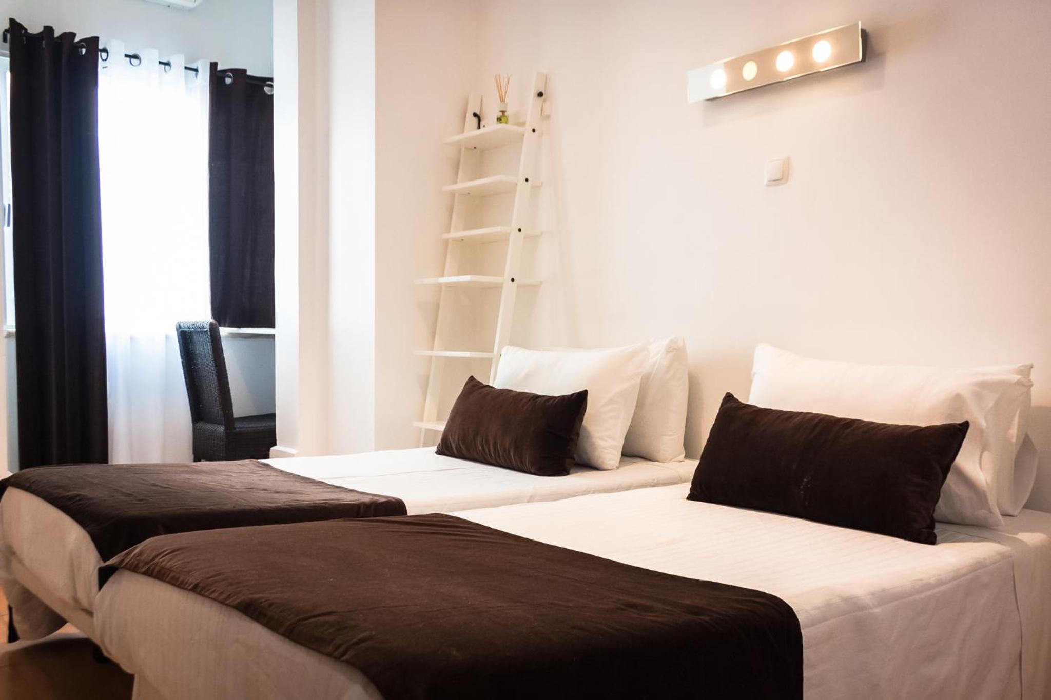 Standard Twin Room - Photo 1