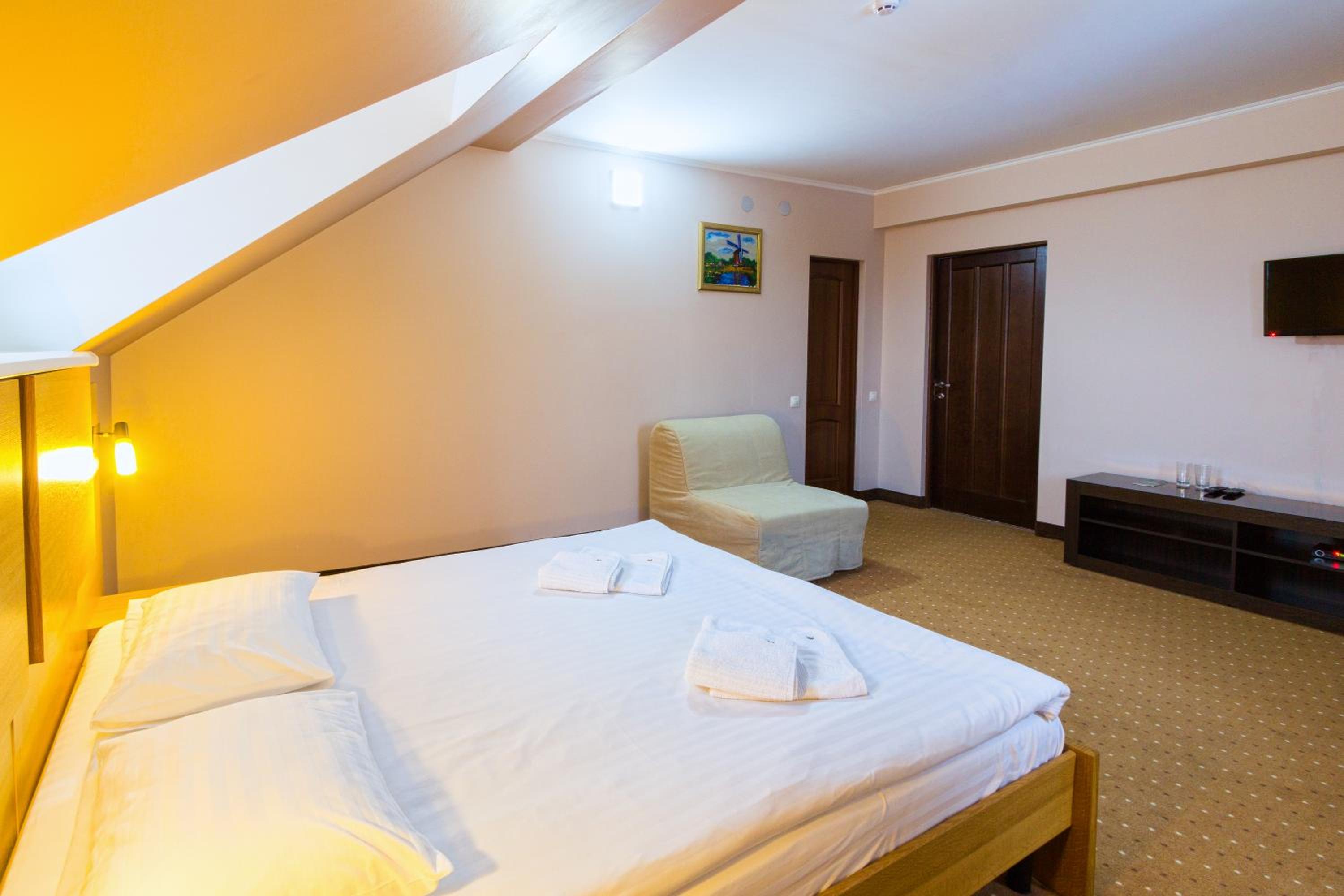 Double Room - Attic photo 2