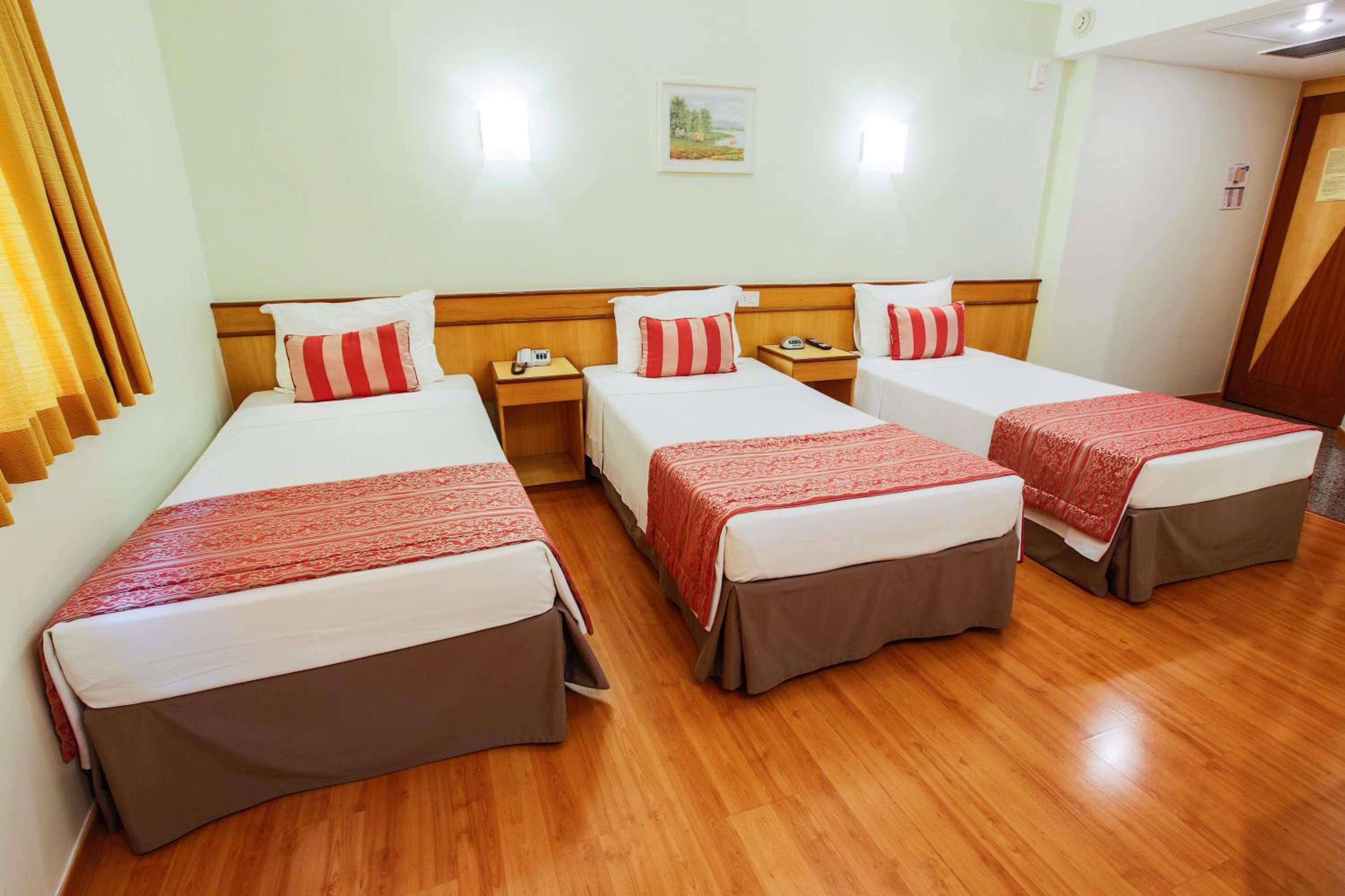 Standard Triple Room with 3 Single Beds - Photo 1