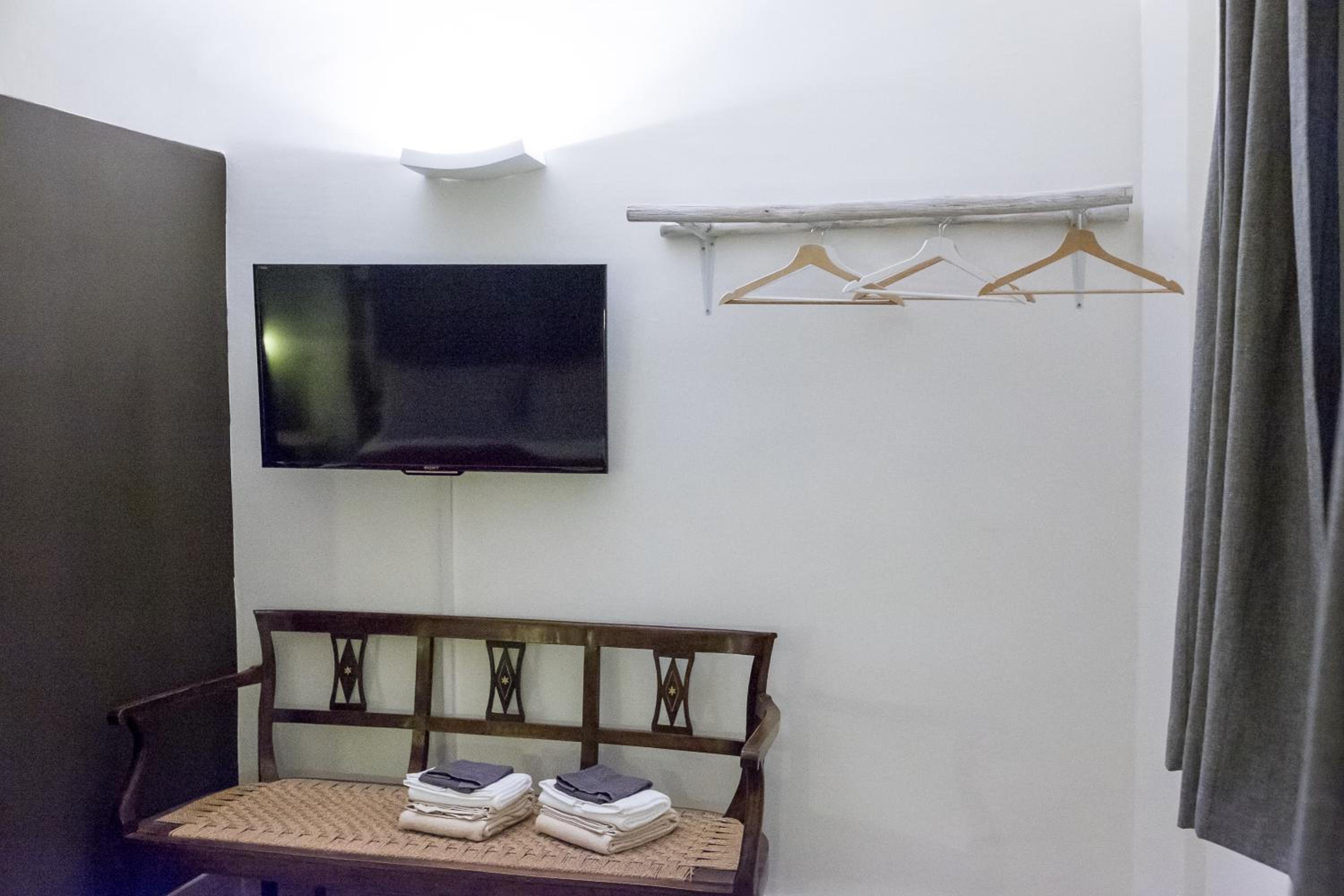 Double Room with Private Bathroom photo 2