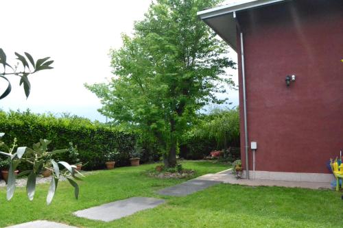 Three-Bedroom House photo 3