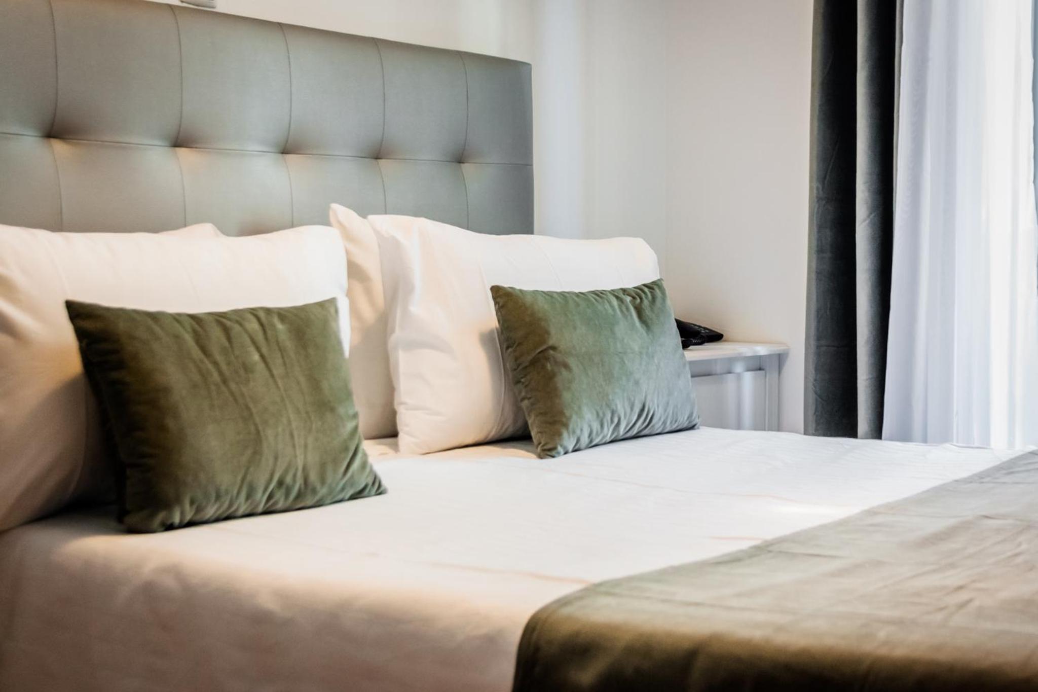 Standard Double Room - Photo 20