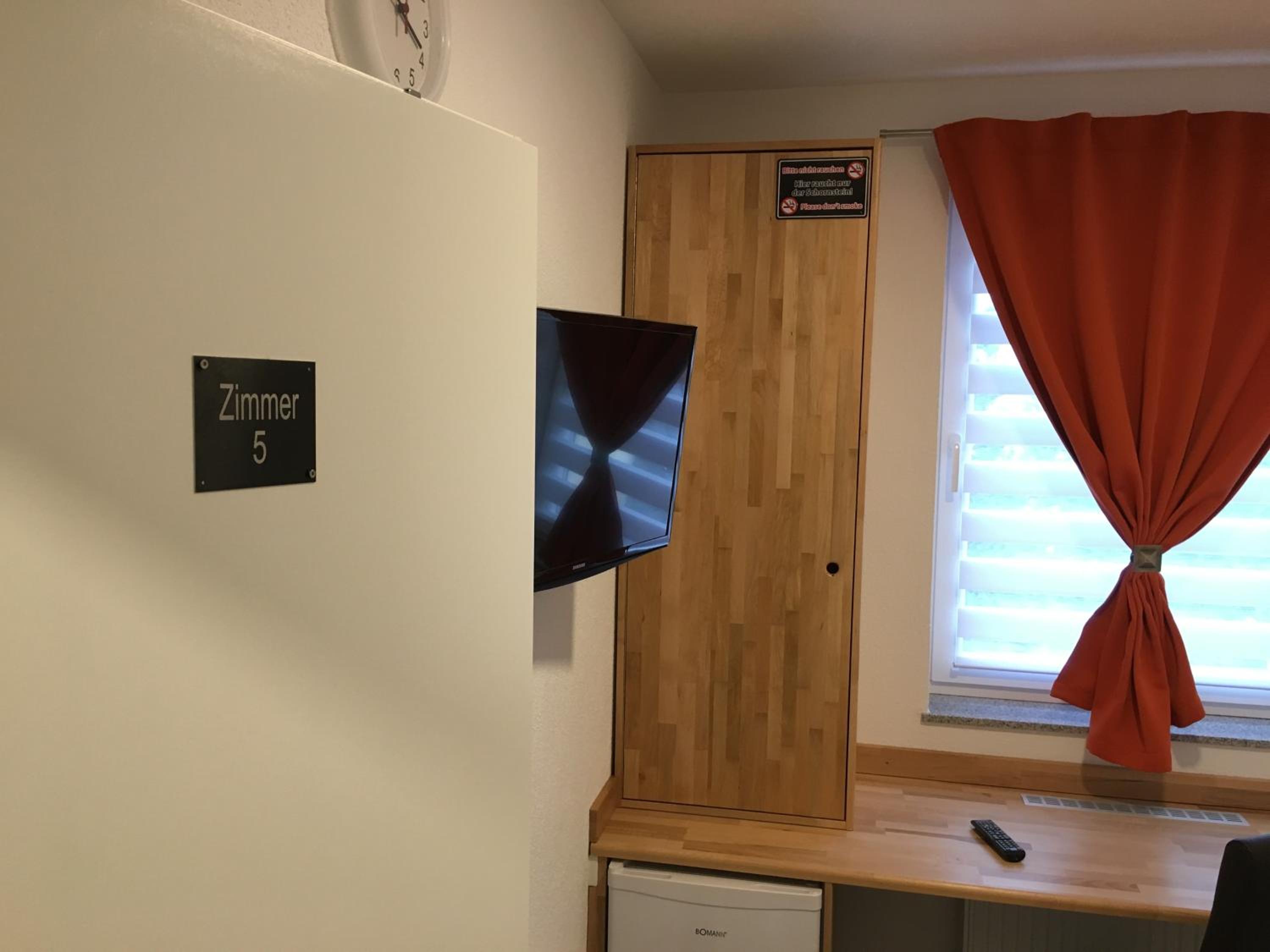 Standard Single Room with Shared Bathroom photo 1