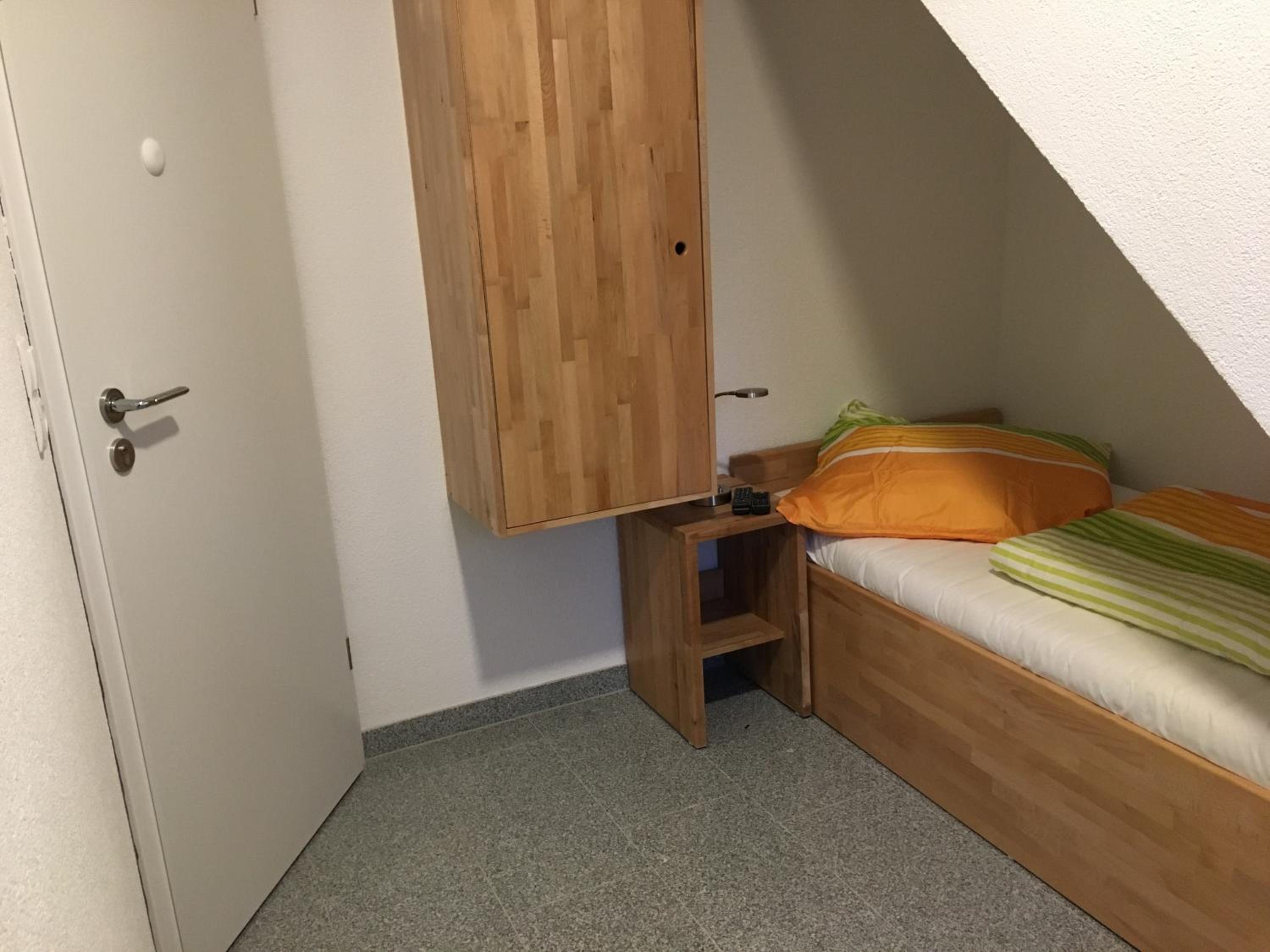 Standard Single Room with Shared Bathroom photo 2