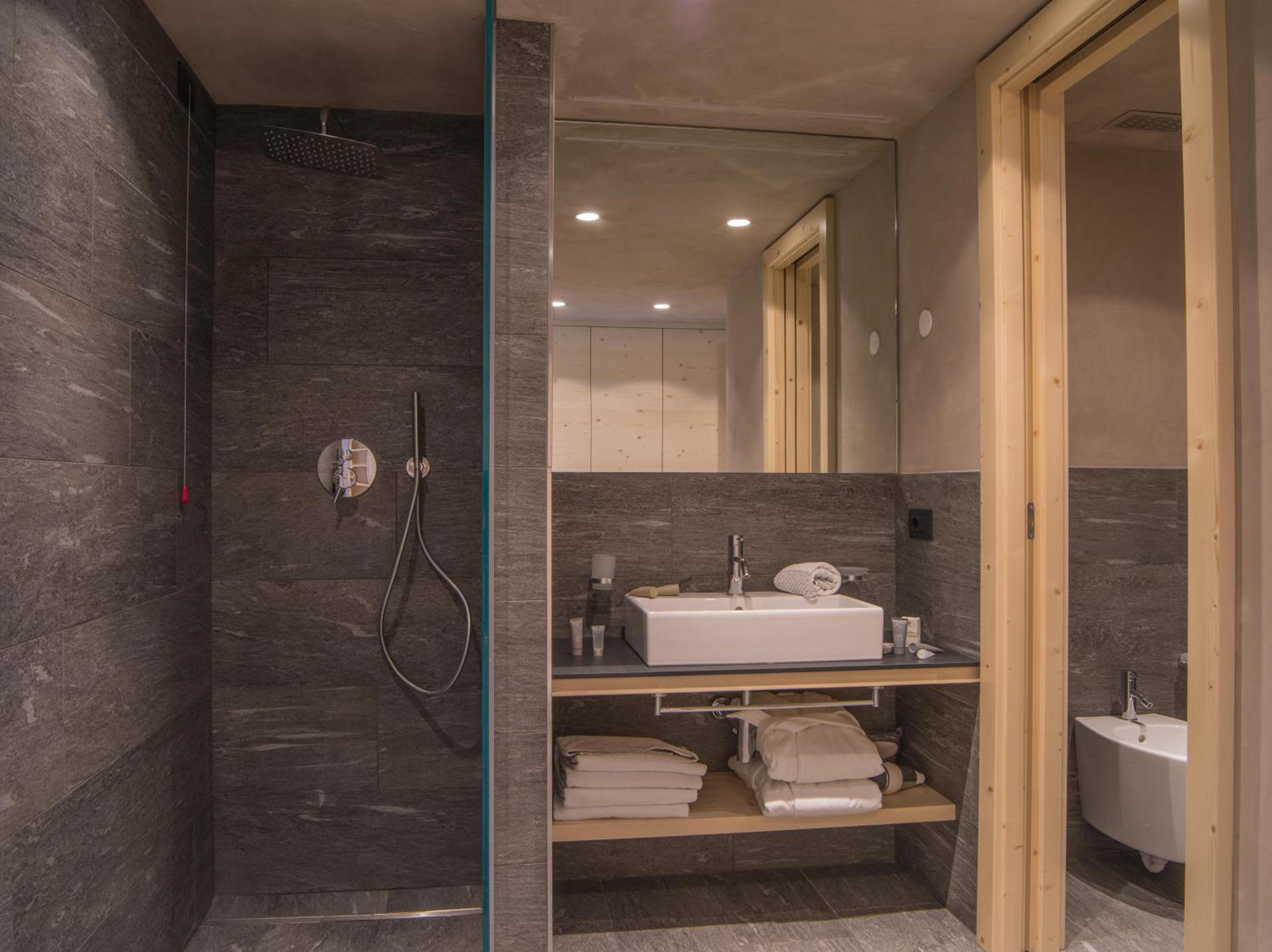 Deluxe Triple Room photo 3
