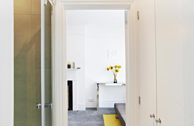 Suite 9 photo 1