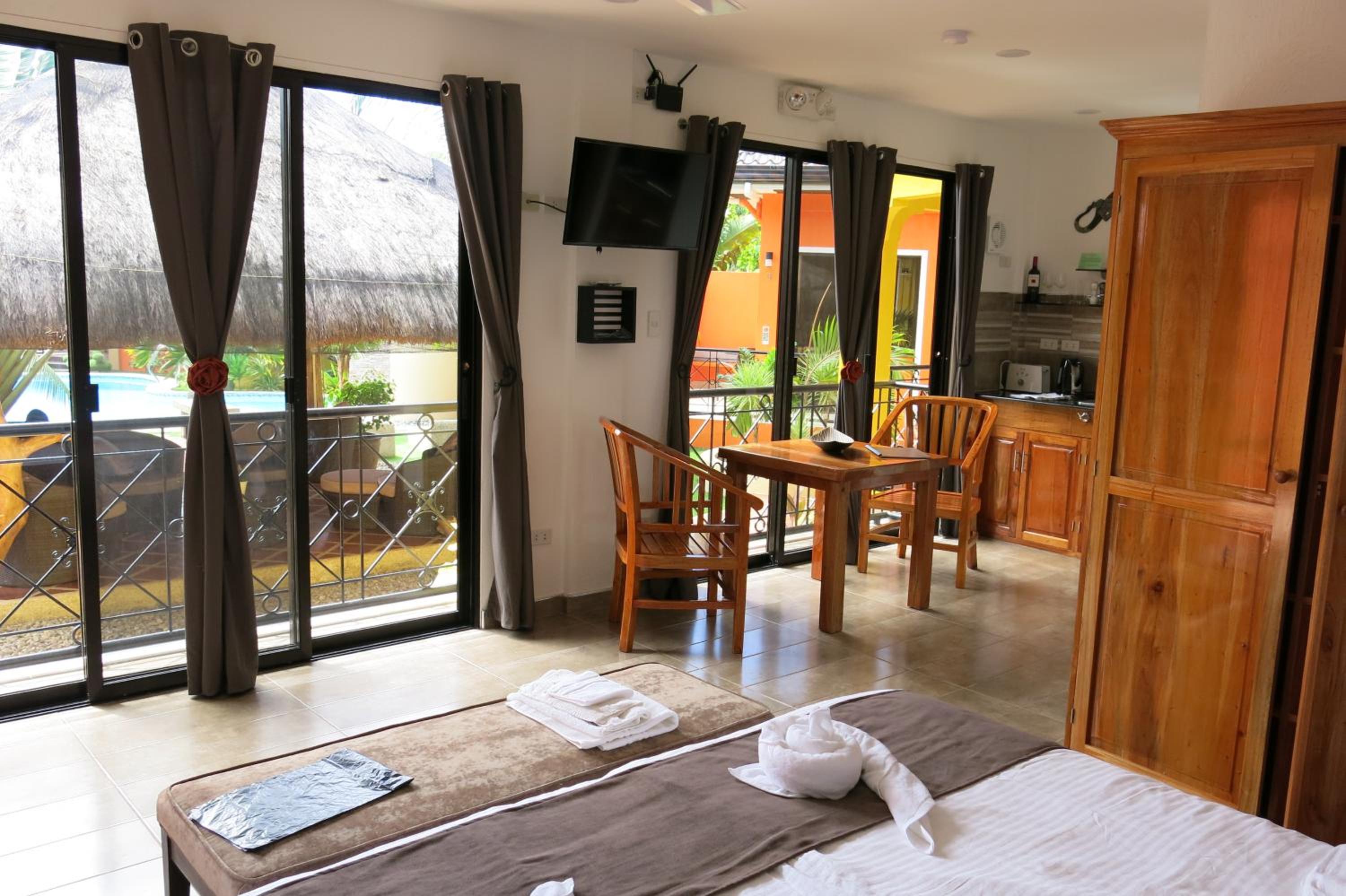 Deluxe King Studio with Patio A