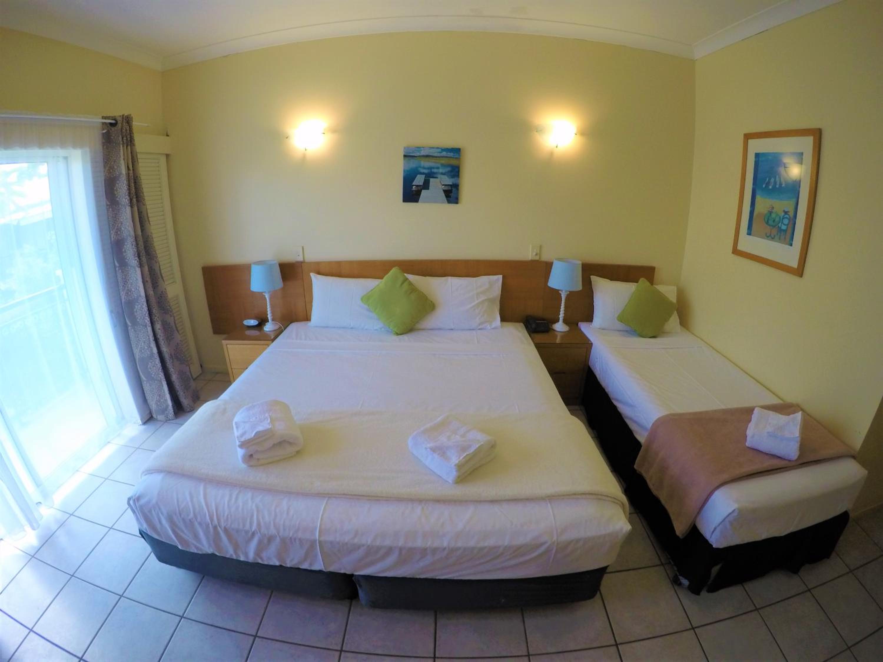 Deluxe Triple Room photo 3