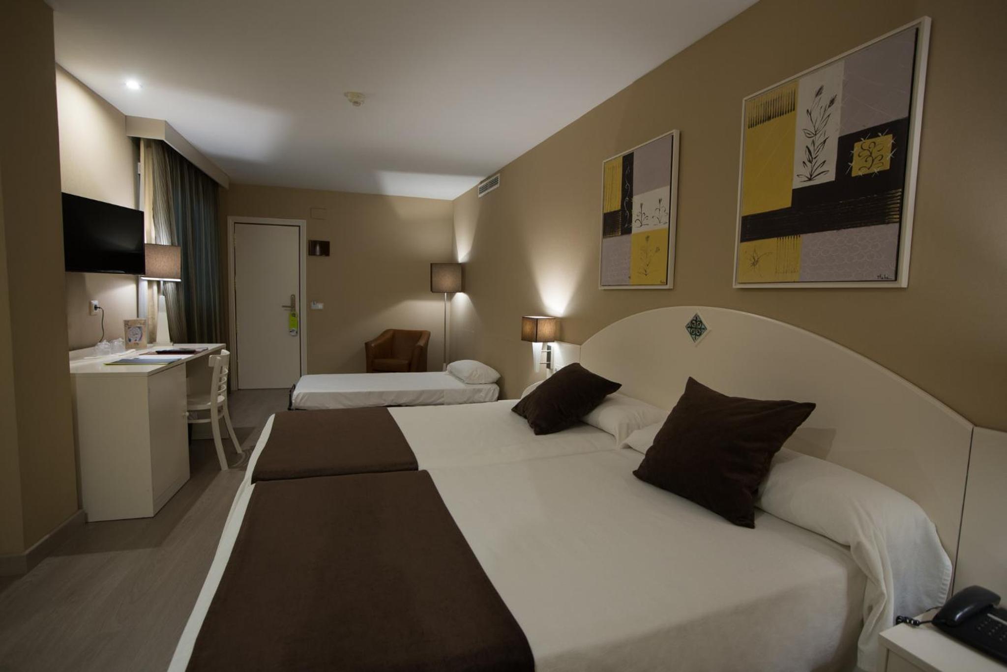Triple Room - Photo 1