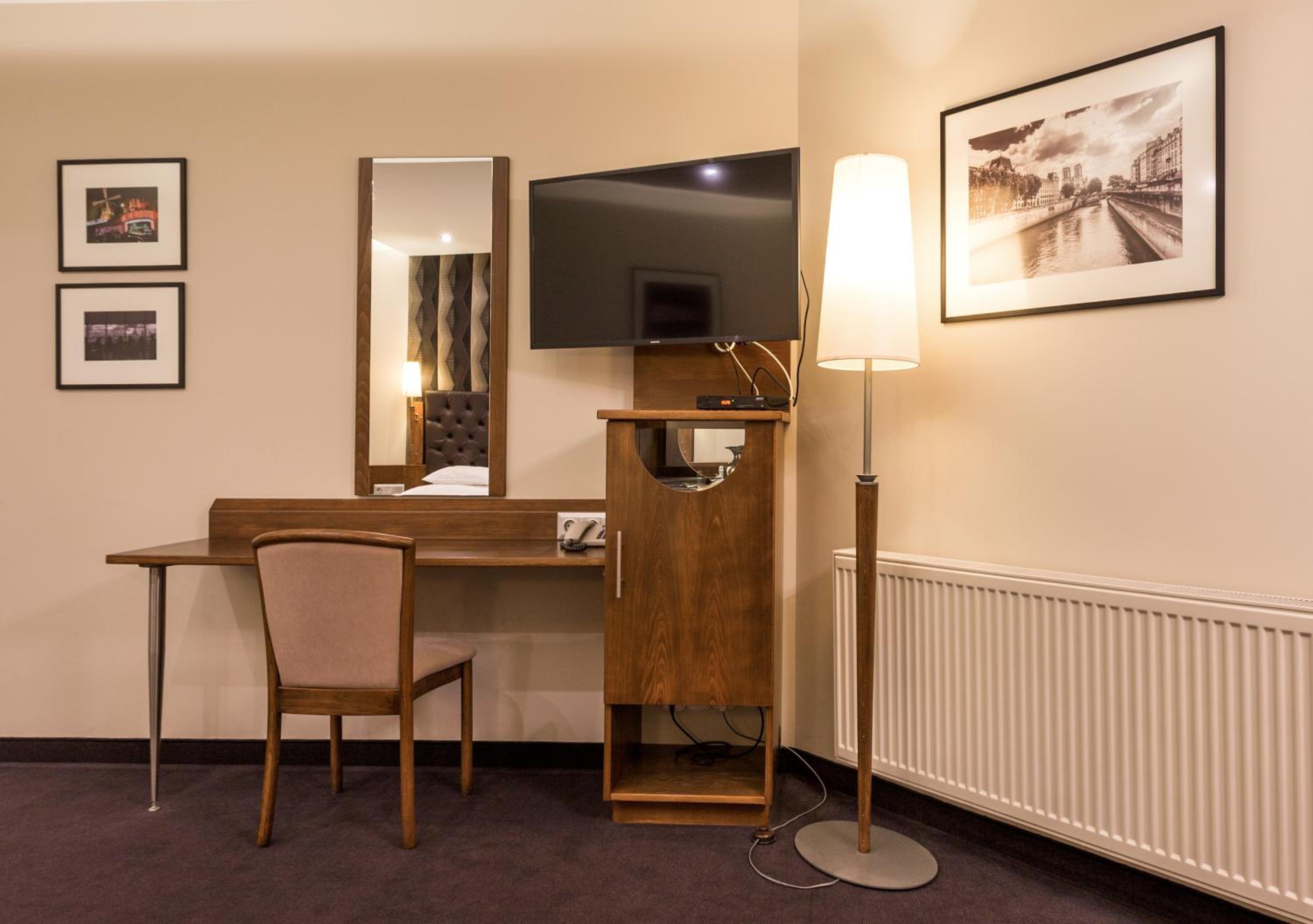 Premium Twin Room - Photo 6