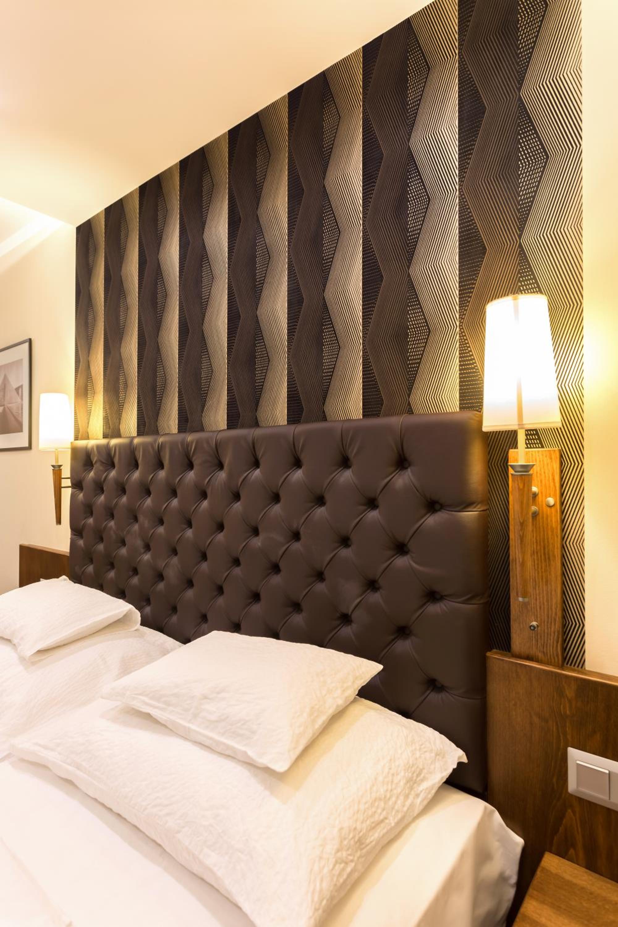 Premium Twin Room - Photo 16