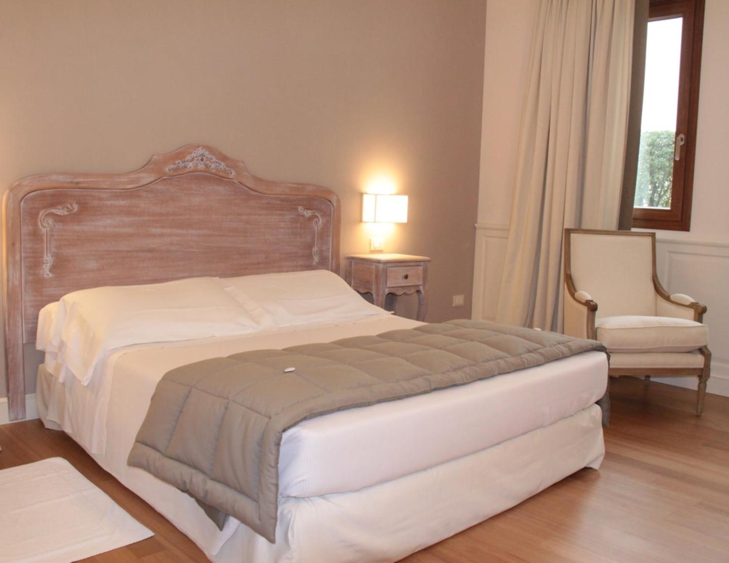 Superior Double or Twin Room - Photo 3