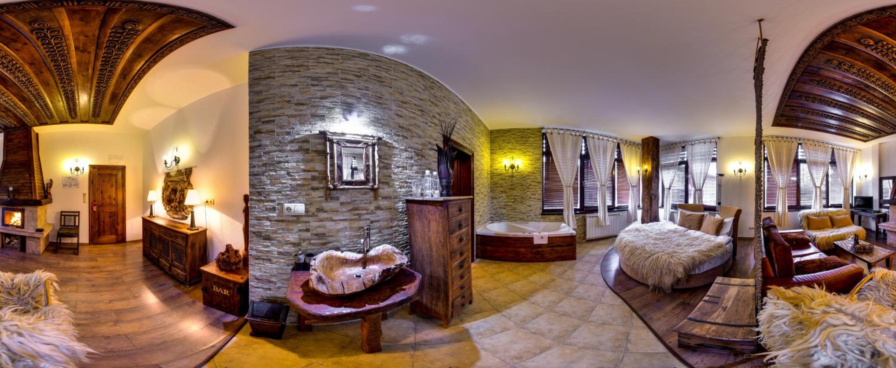 Deluxe One-Bedroom Suite with Spa Bath photo 1