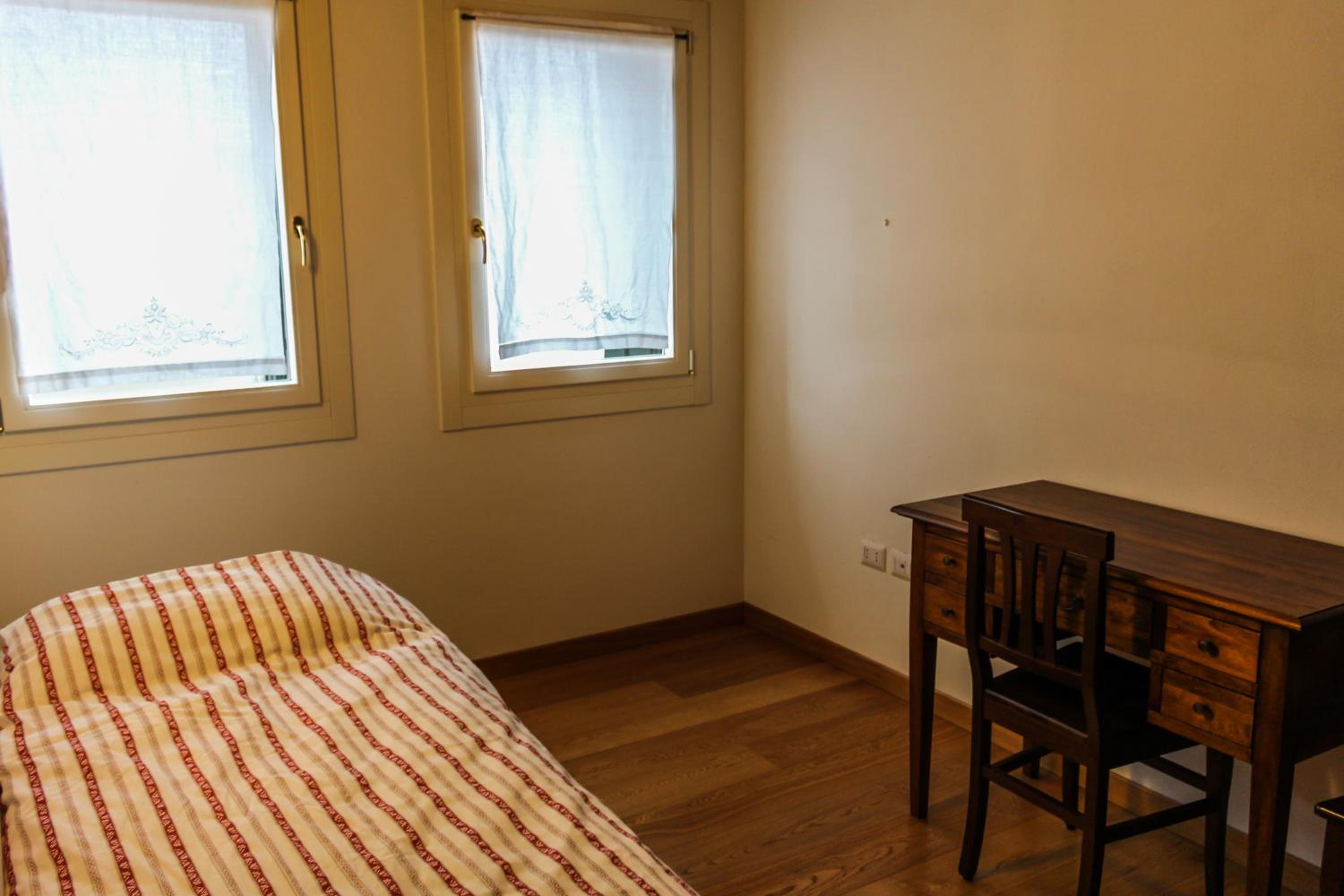 Deluxe Double Room (2 Adults + 1 Child) photo 1
