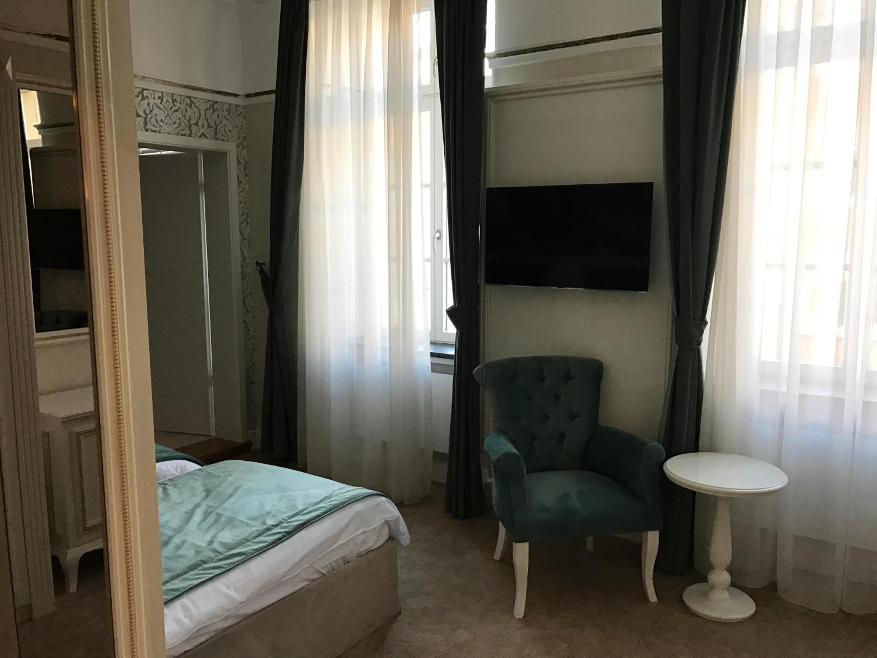 Deluxe Twin Room - Photo 3