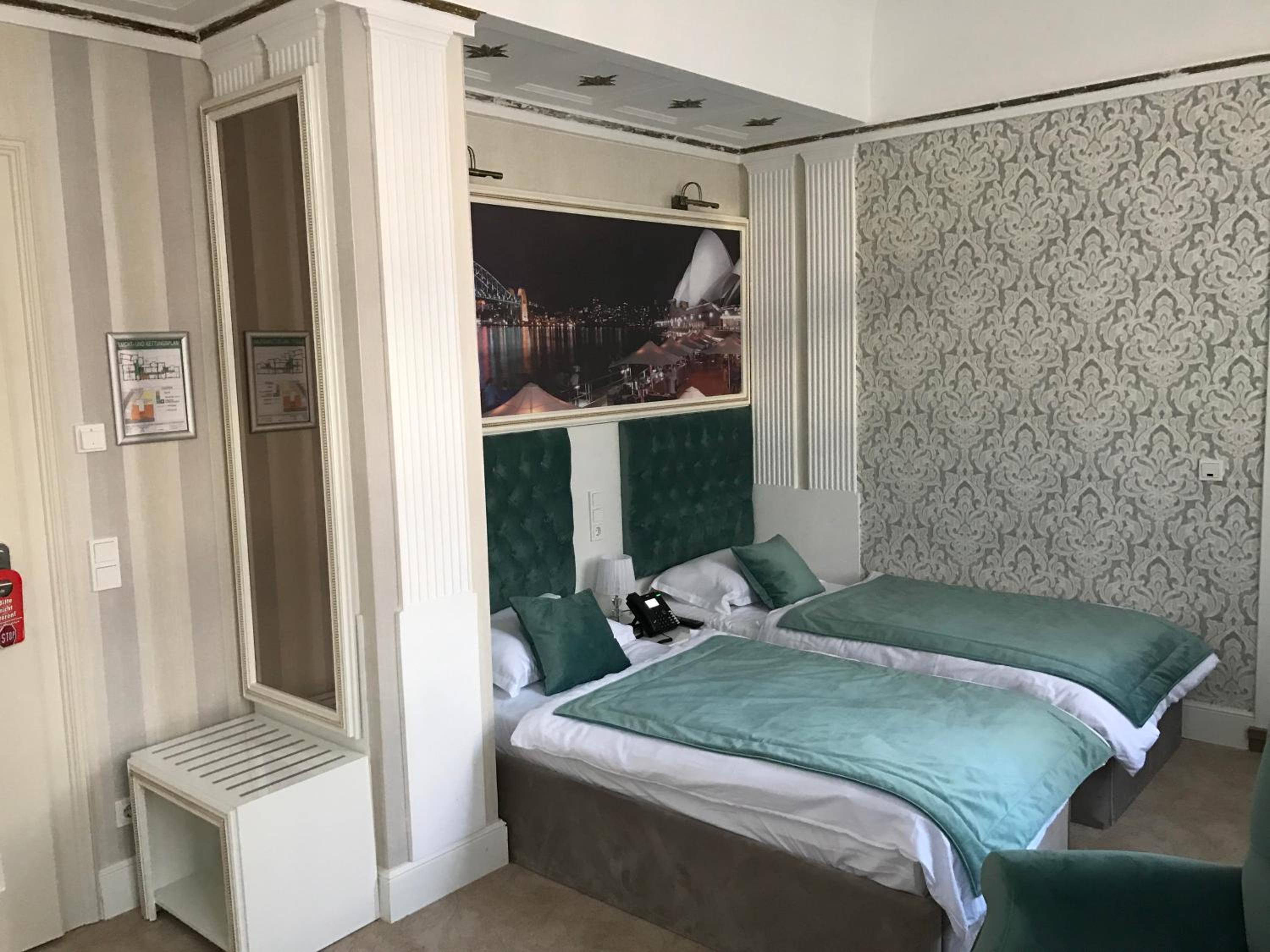 Deluxe Twin Room - Photo 4
