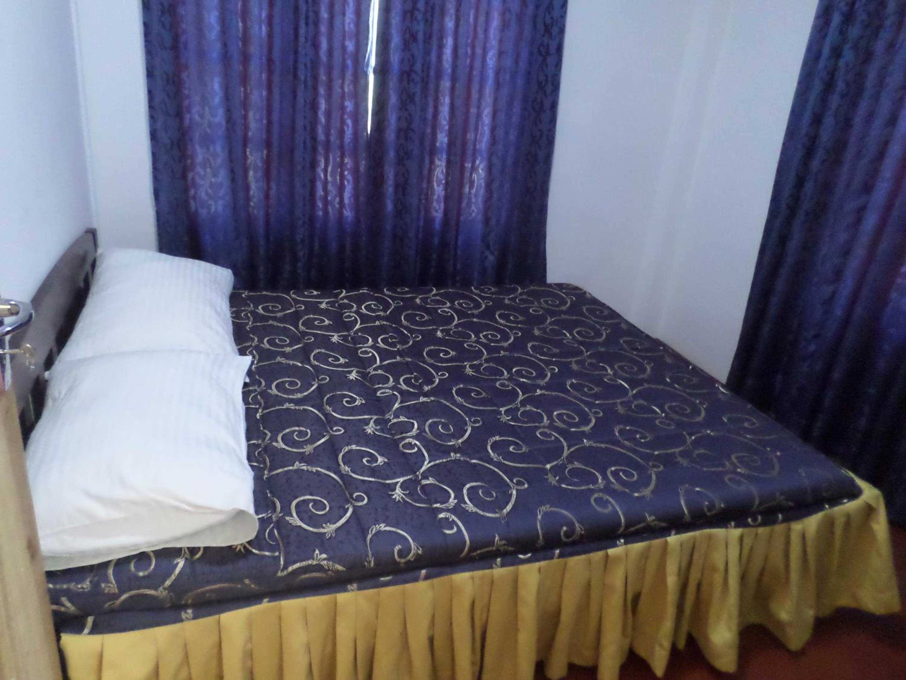 Double Room with Shared Bathroom photo 2