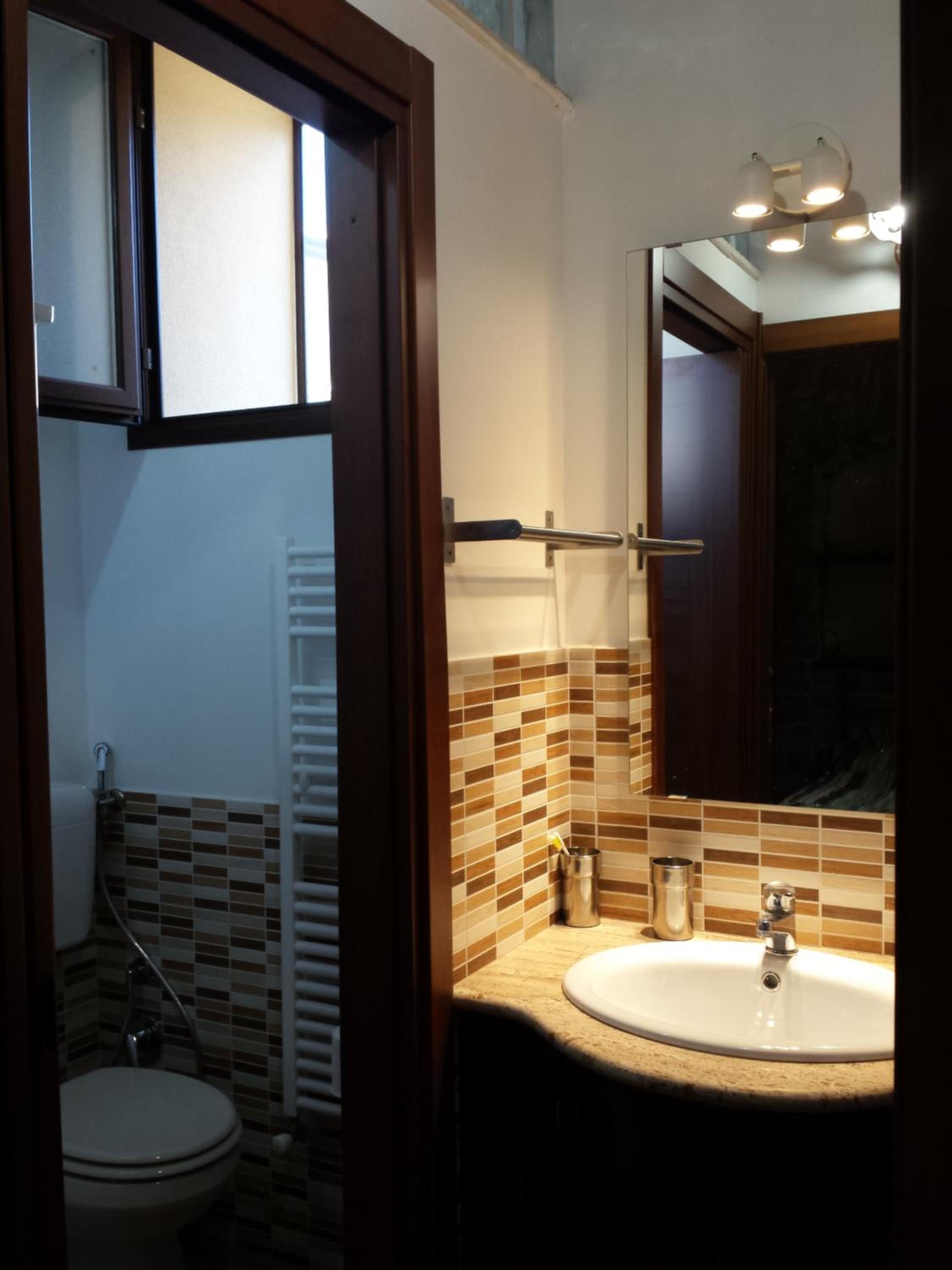 Quadruple Room with Shower - Photo 4