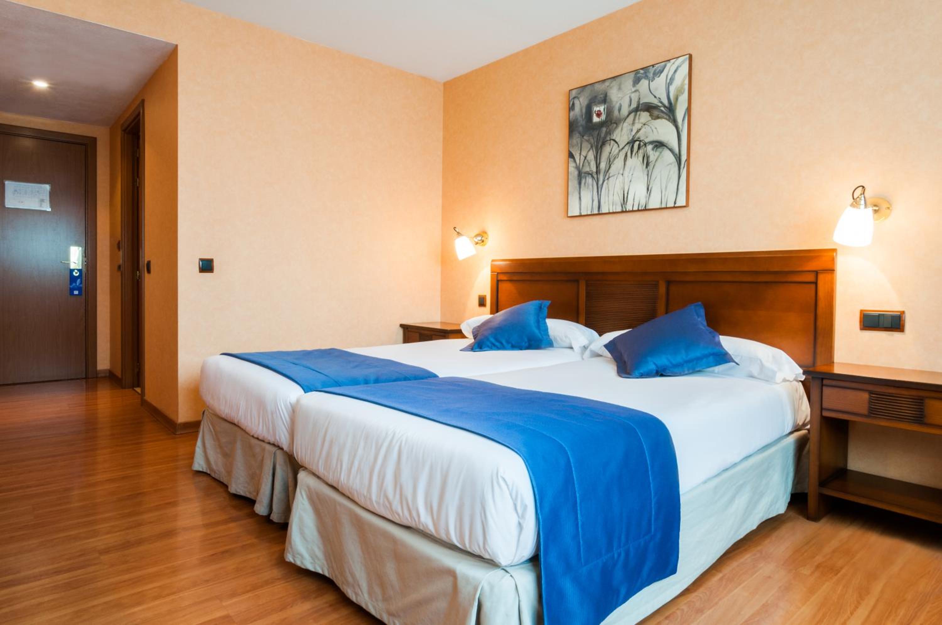 Twin Room (1 or 2 people) - Photo 14