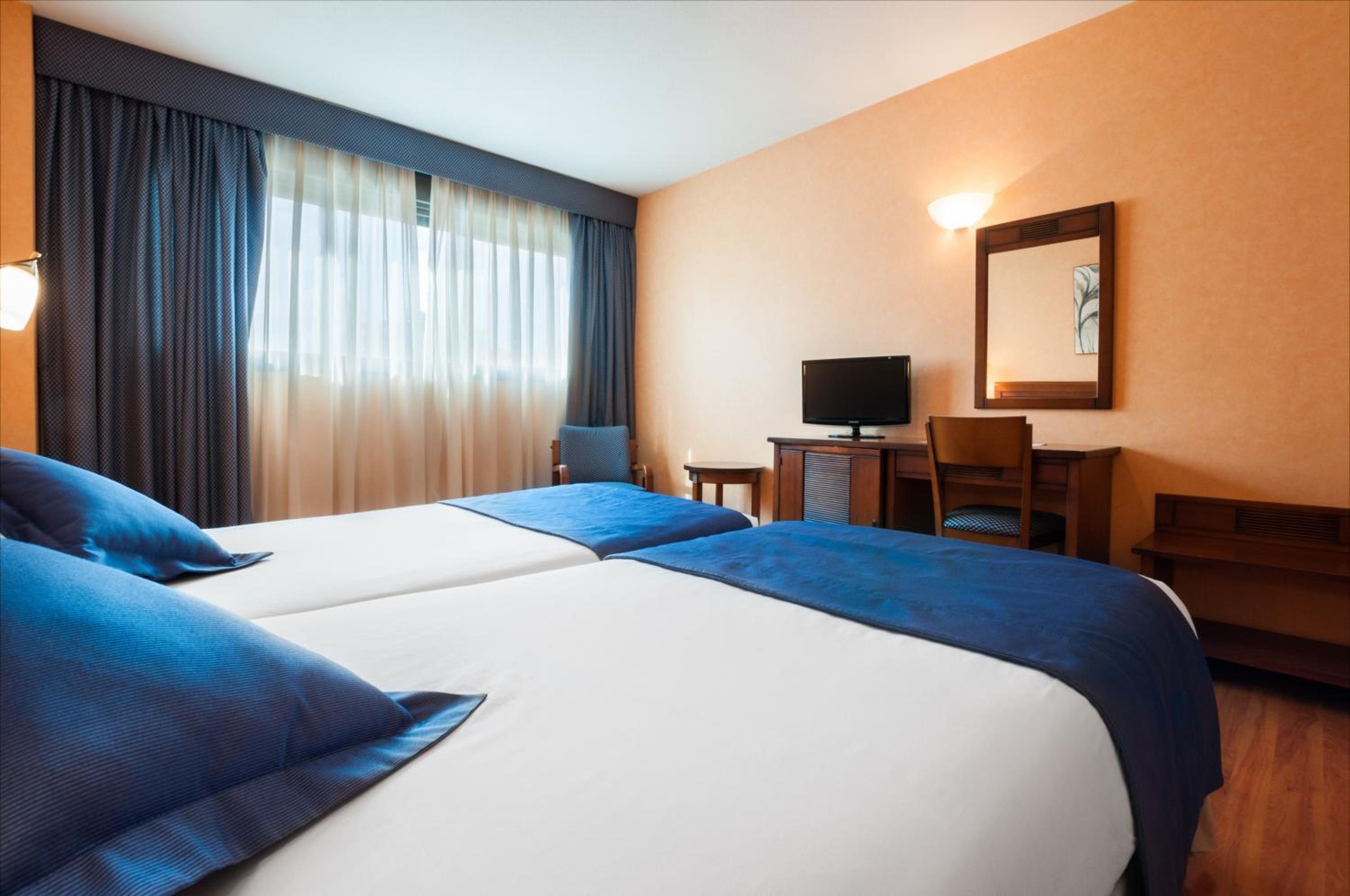 Twin Room (1 or 2 people) - Photo 15