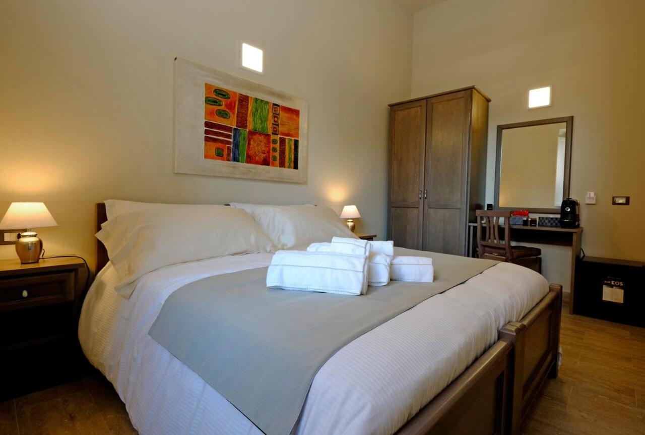 Double Room - Photo 5