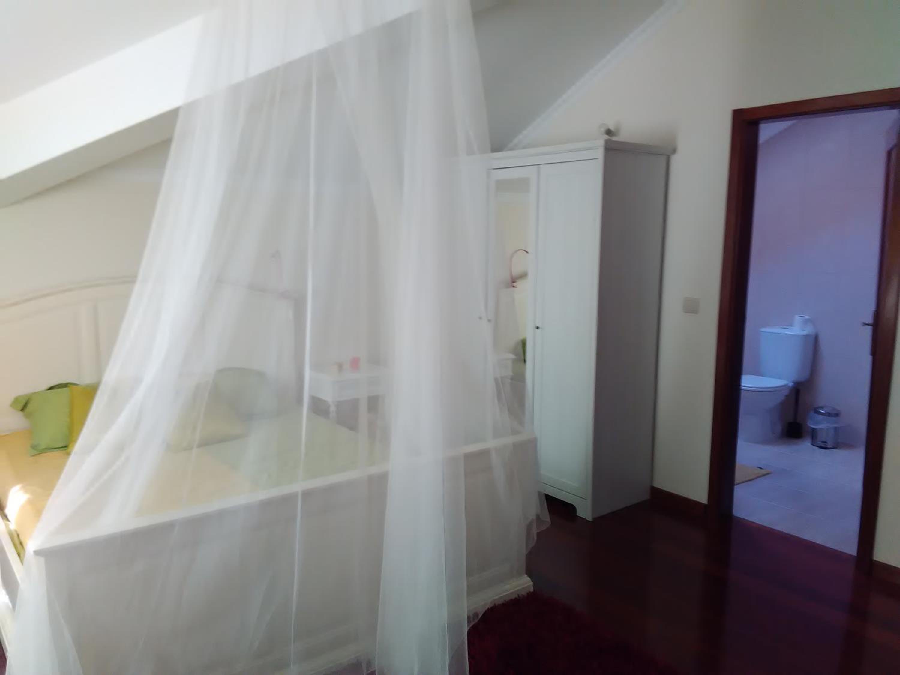 Double Room with Private Bathroom - Photo 5
