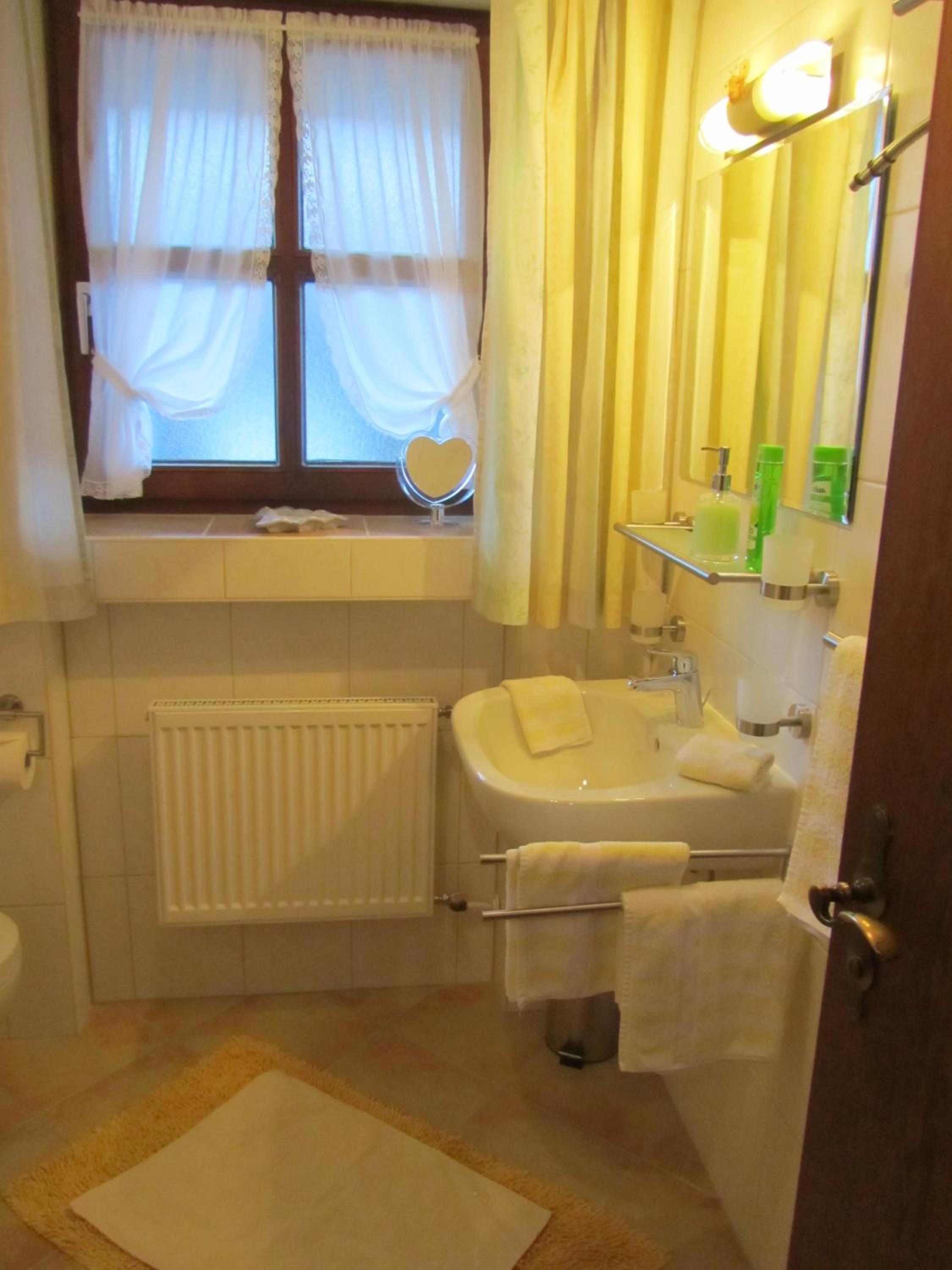 One-Bedroom Apartment With Balcony - Klammstraße 29 photo 3