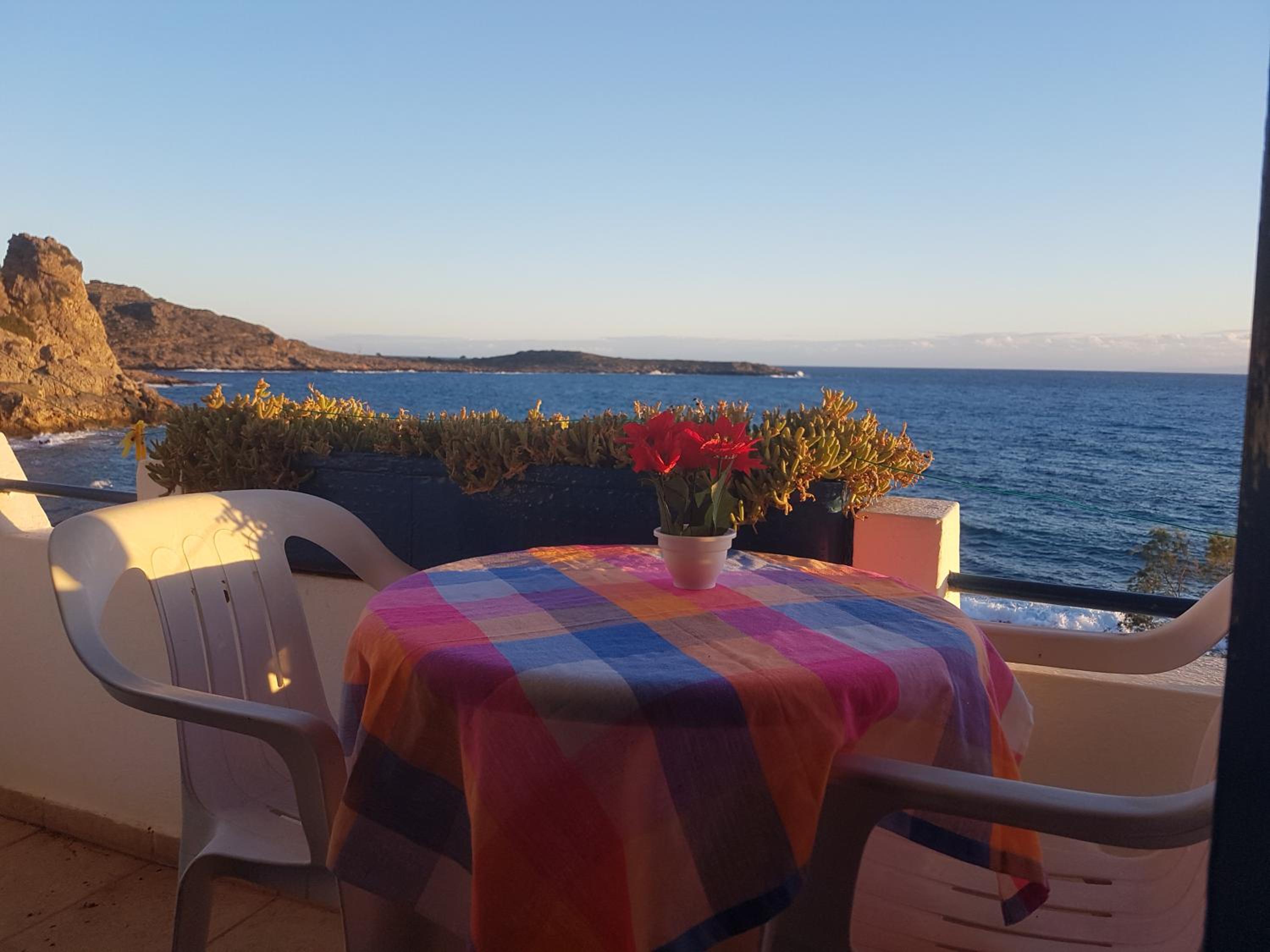 Superior Triple Room with Sea View - Photo 4