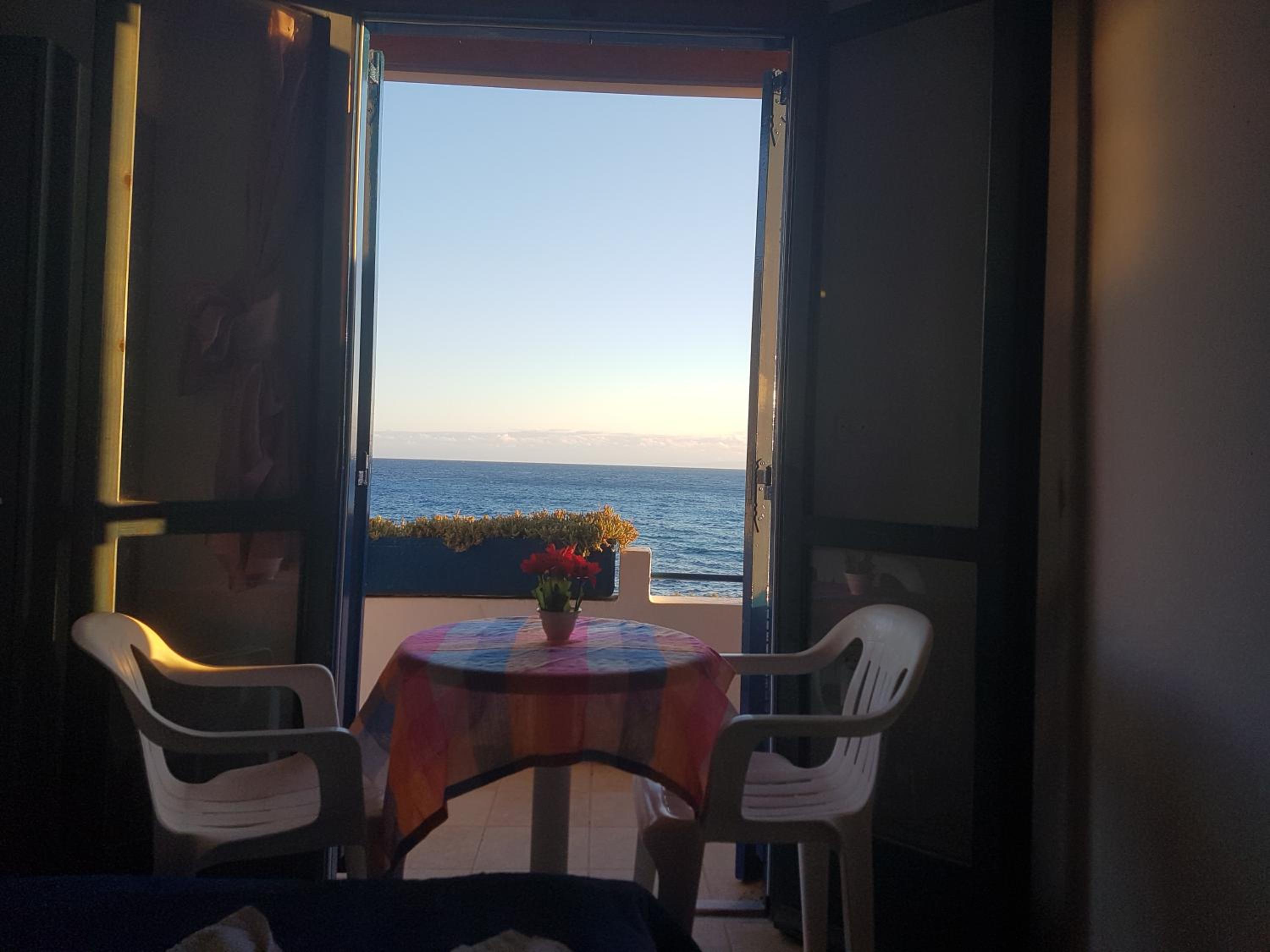 Superior Triple Room with Sea View - Photo 2