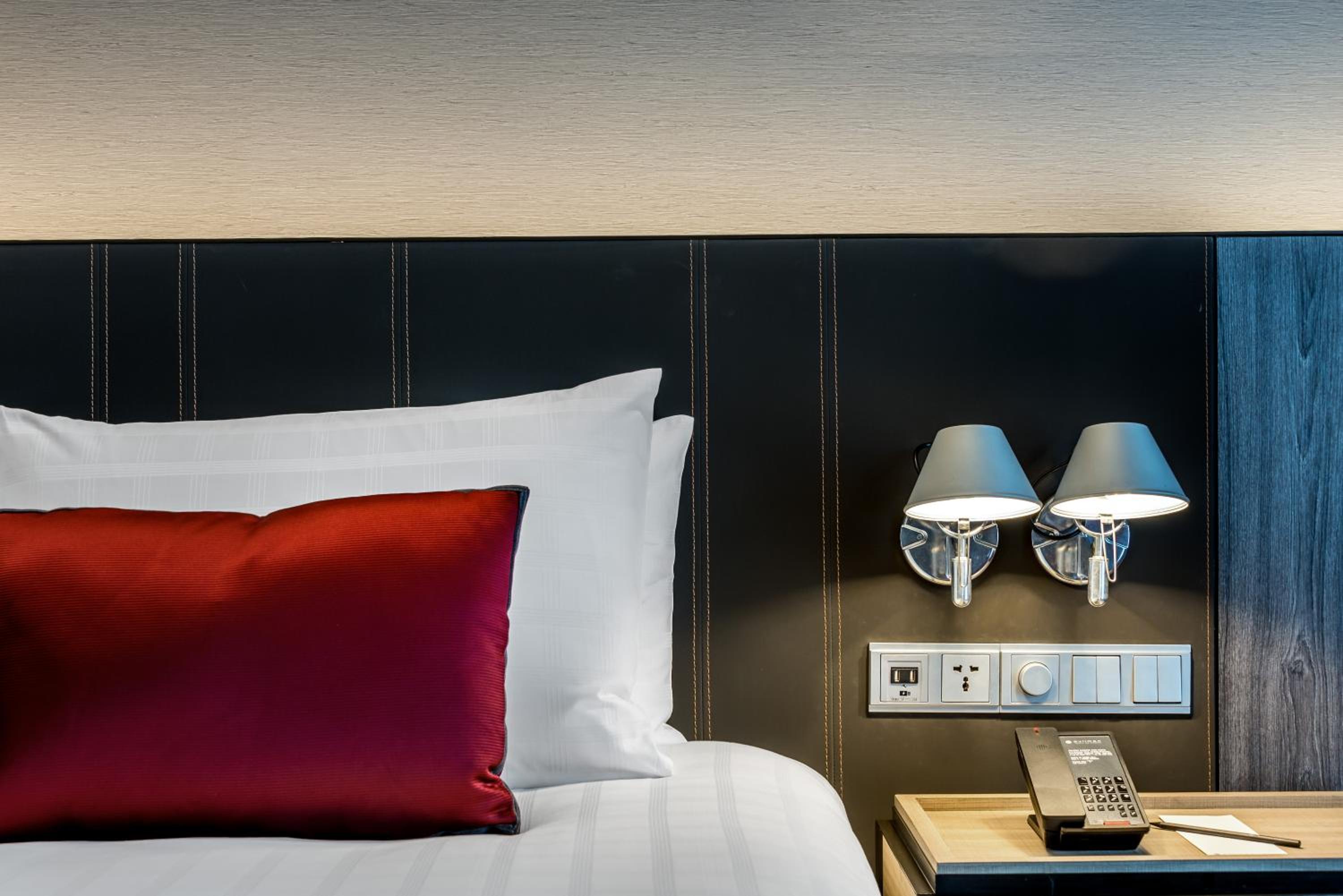 Executive Suite with 1 Kingsize Bed with Executive Lounge Access
