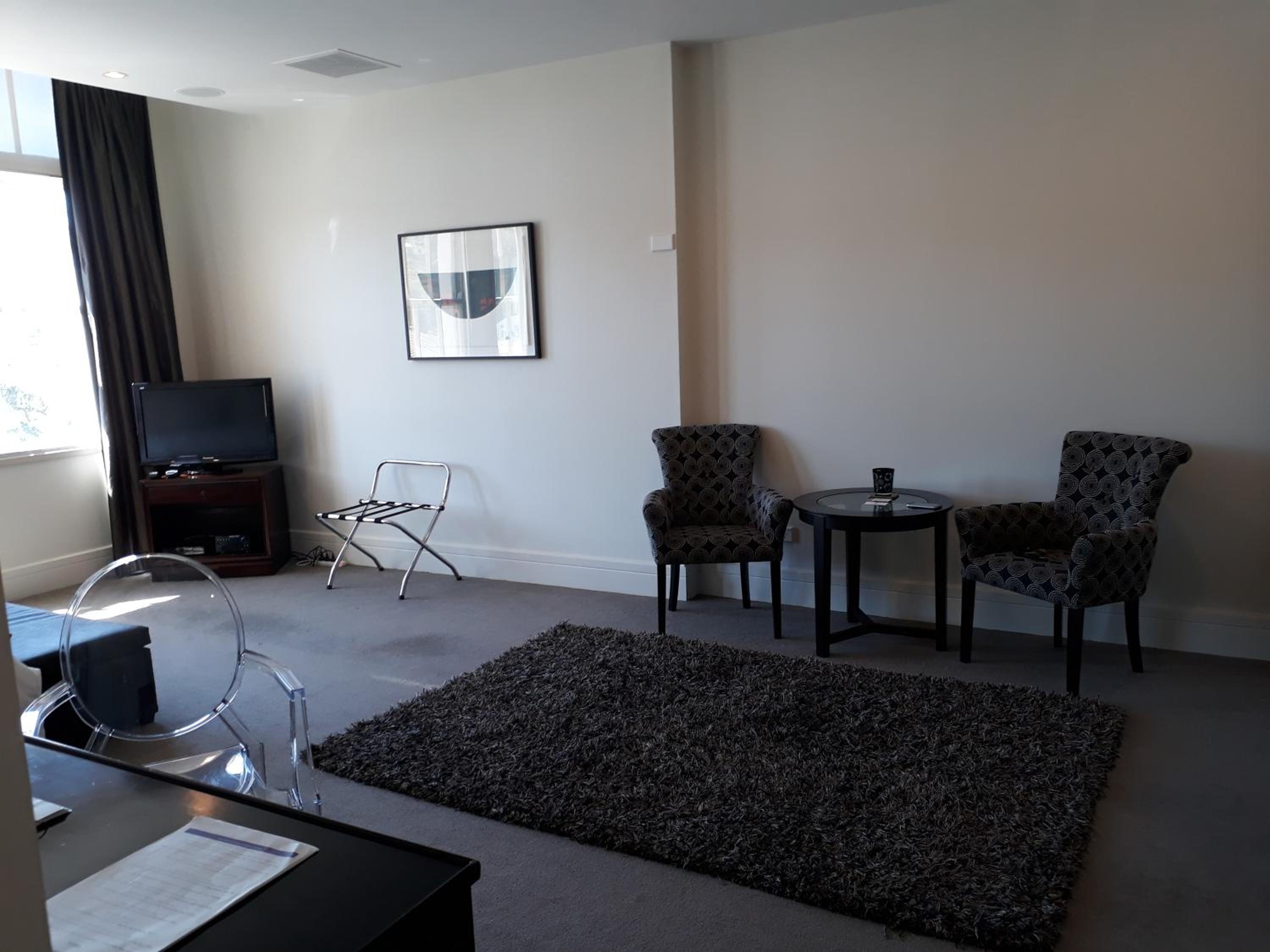 King Room with City View - Photo 6