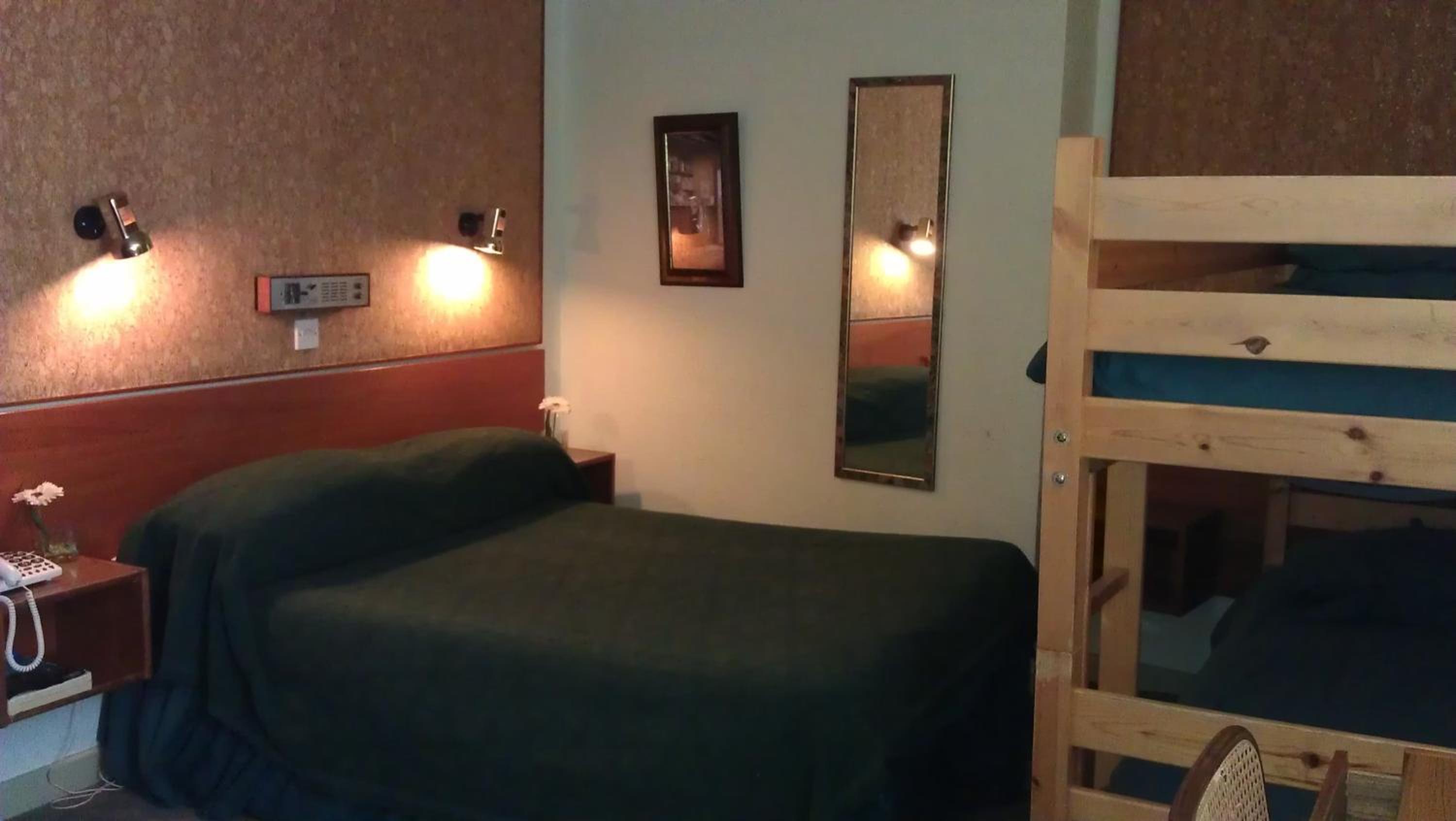 Family Room (2 Adults + 2 Children) photo 1
