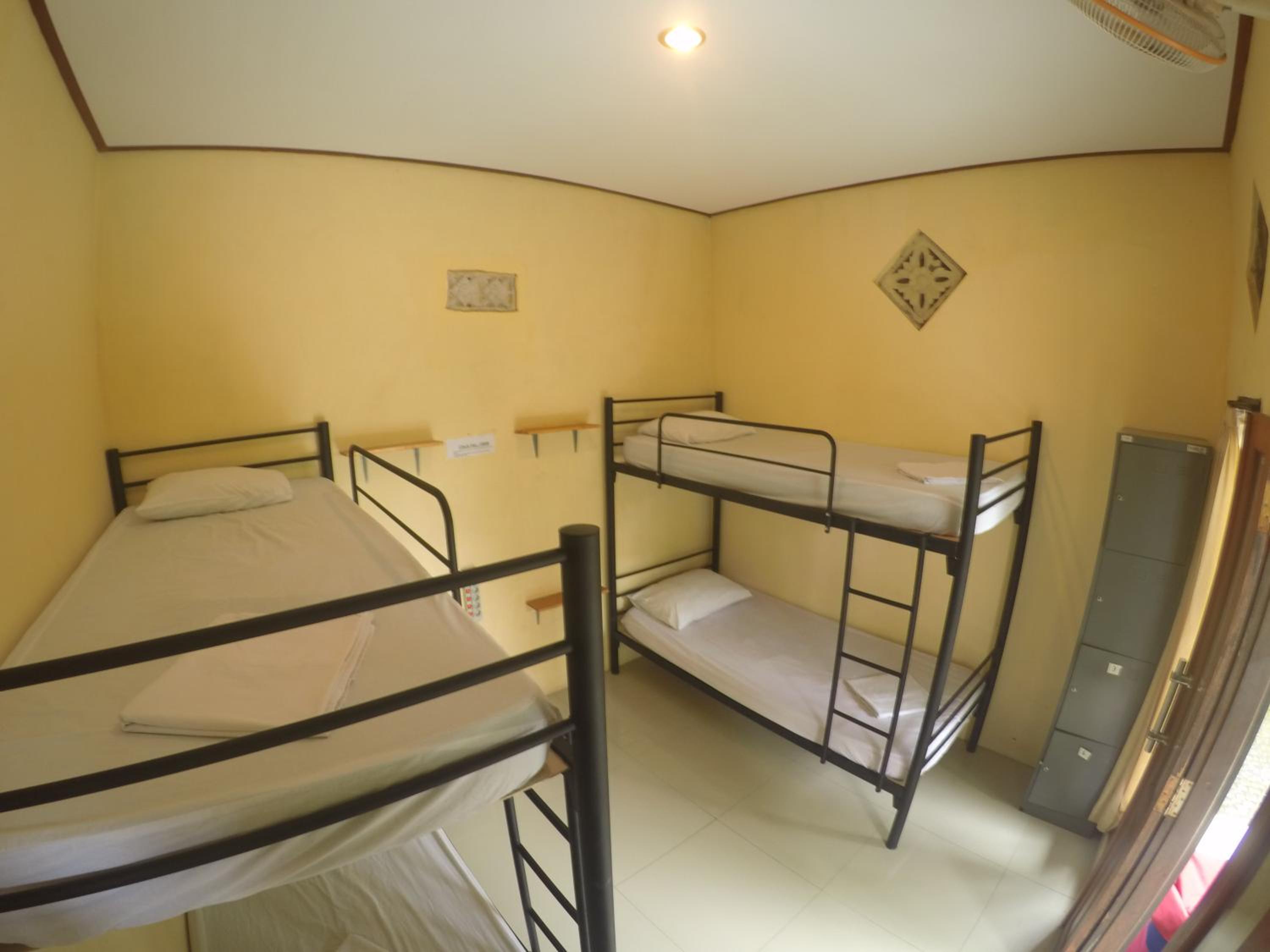 Bed in 4-Bed Mixed Dormitory Room photo 1