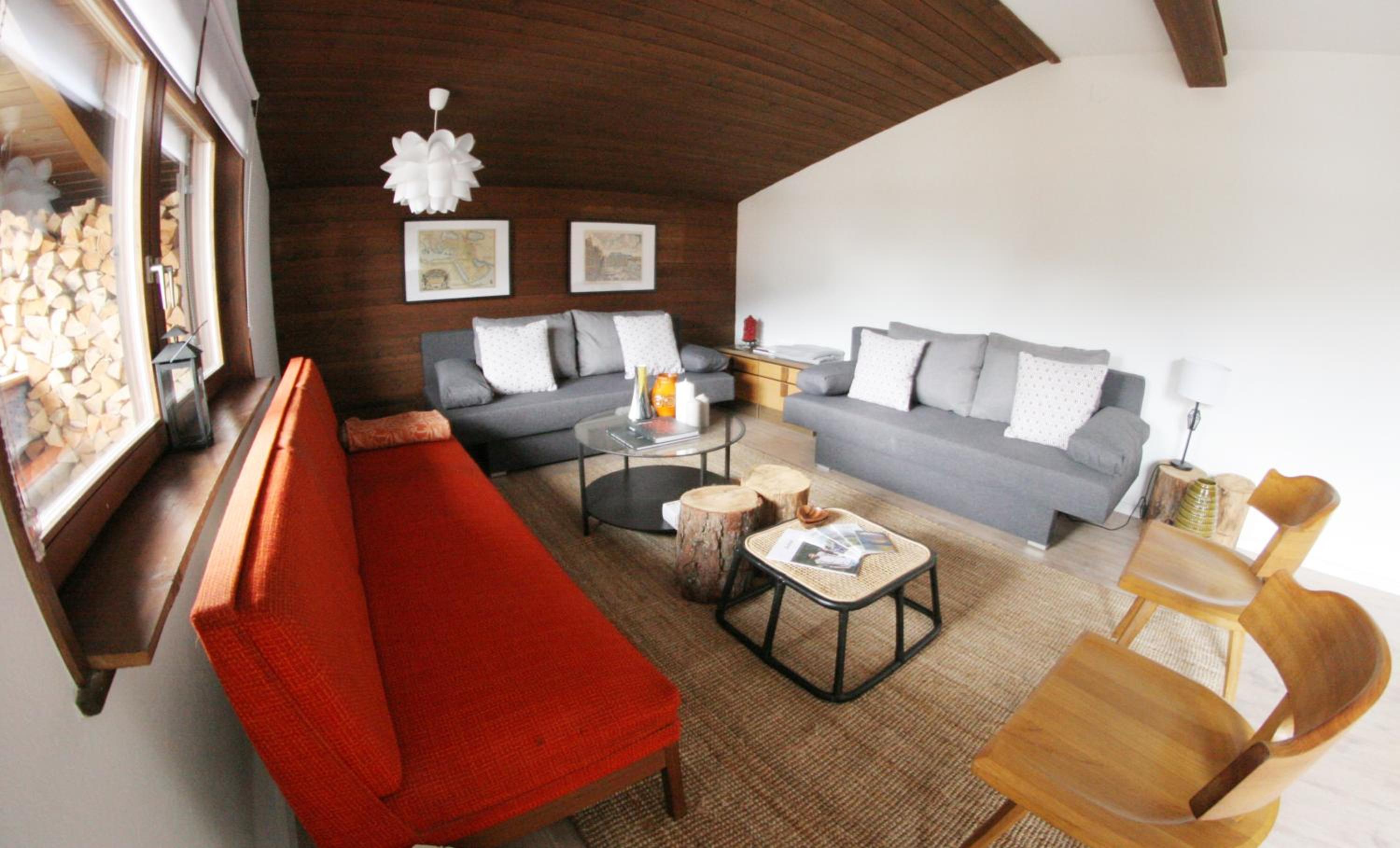 Family Apartment with Balcony and Mountain View