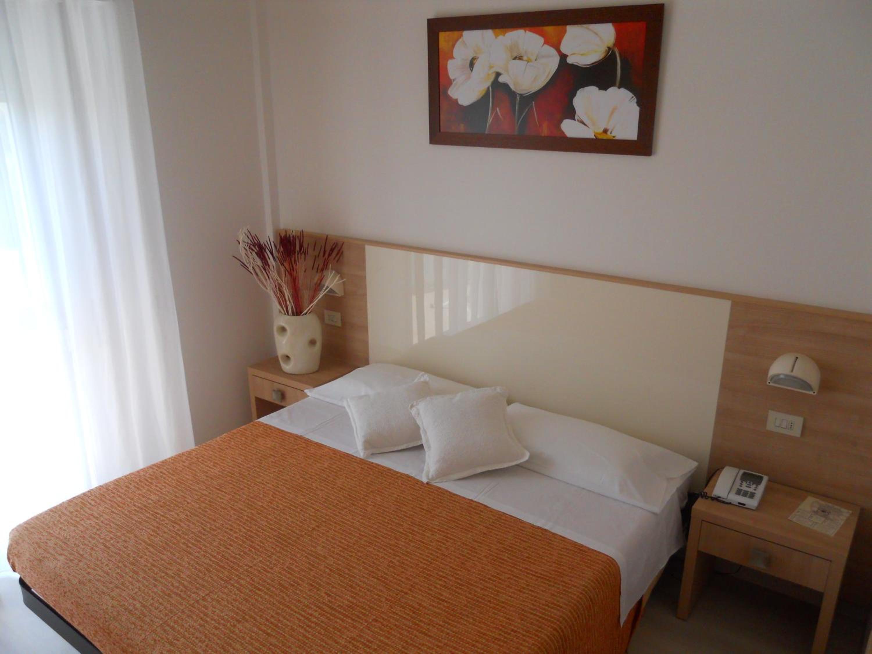 Double or Twin Room photo 2