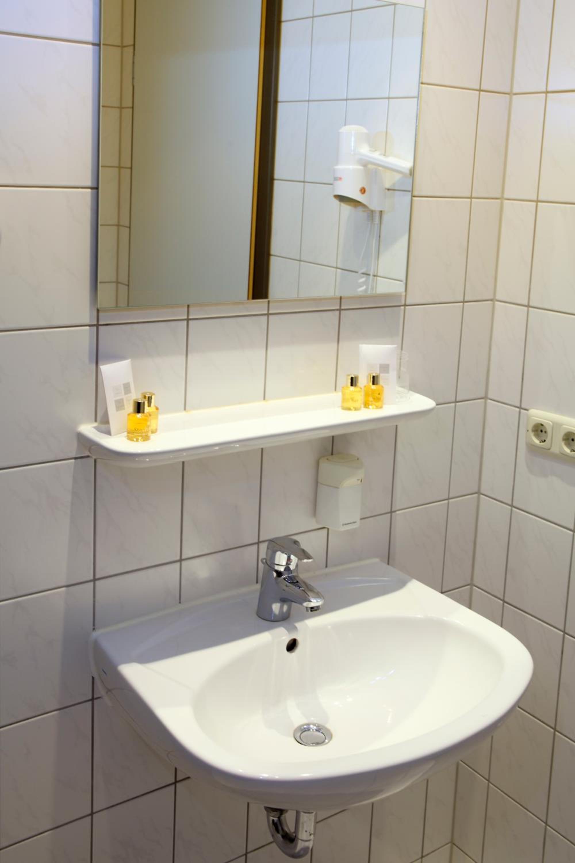 Double Room - Photo 6