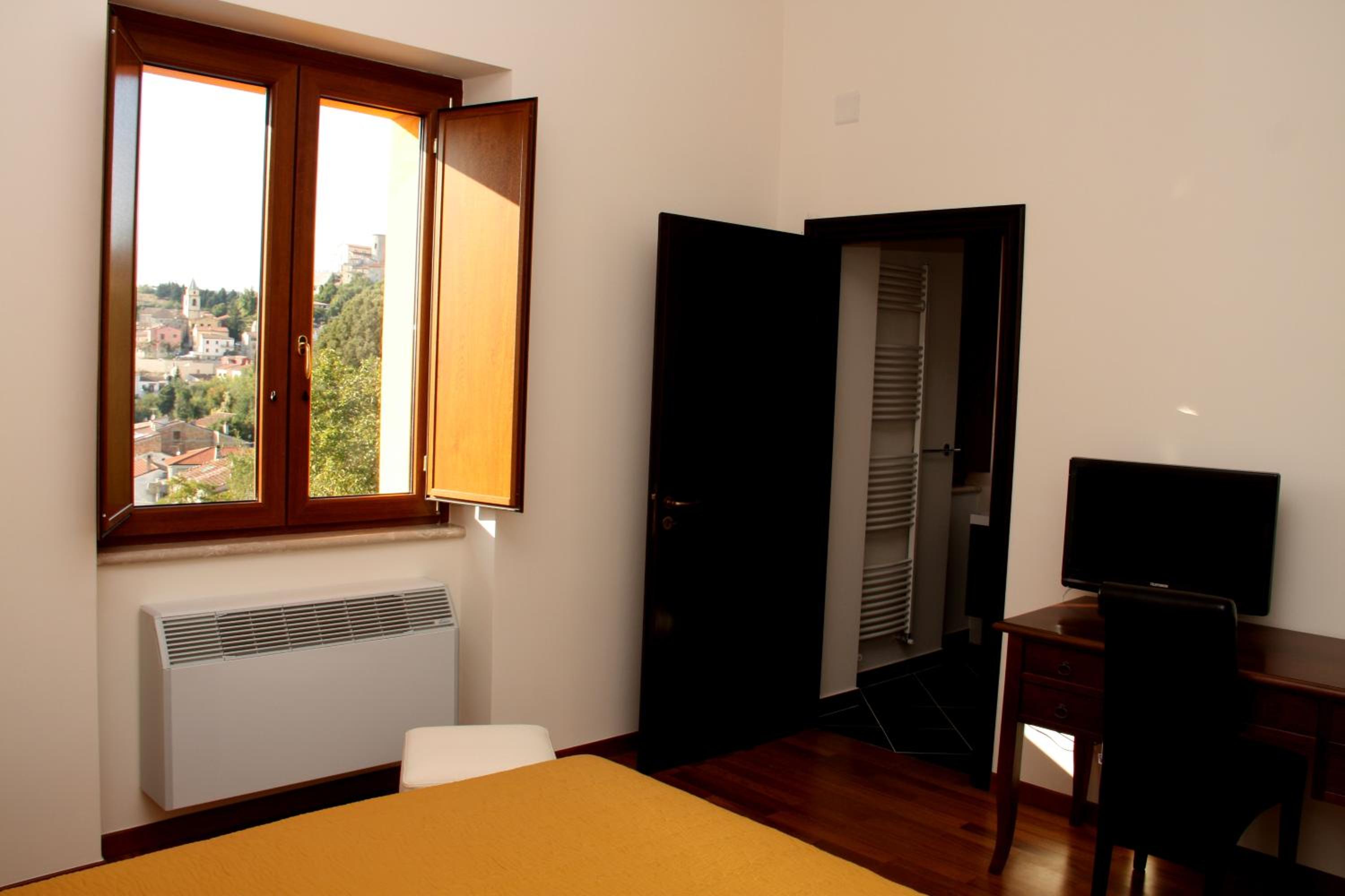 Double Room with Pool View photo 1