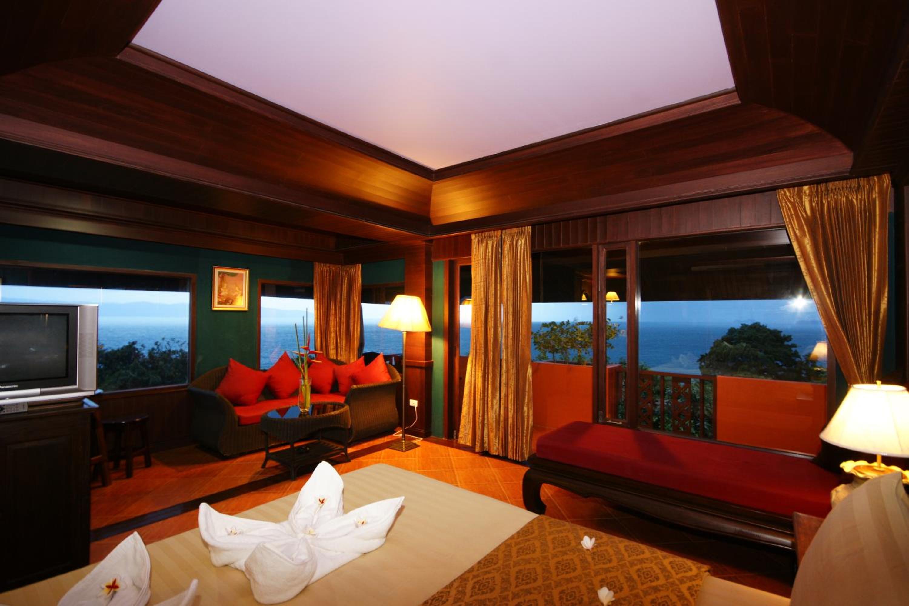 Deluxe Room - Photo 5