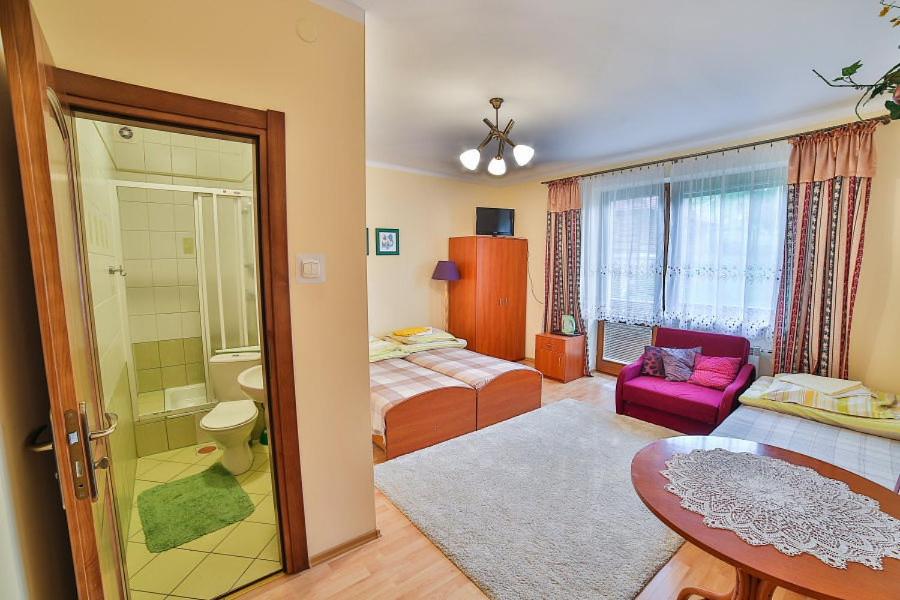 Triple Room with Private Bathroom - Photo 4