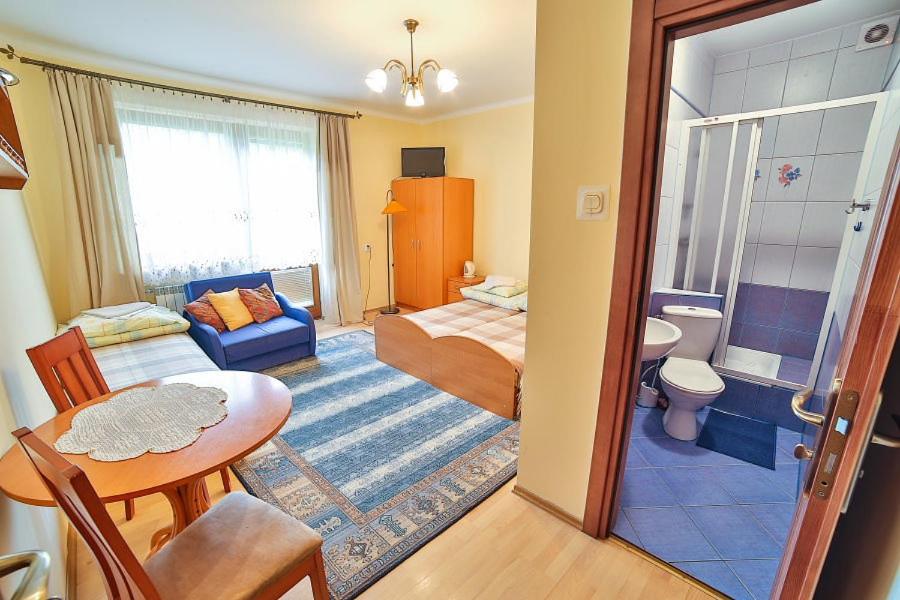 Triple Room with Private Bathroom - Photo 5