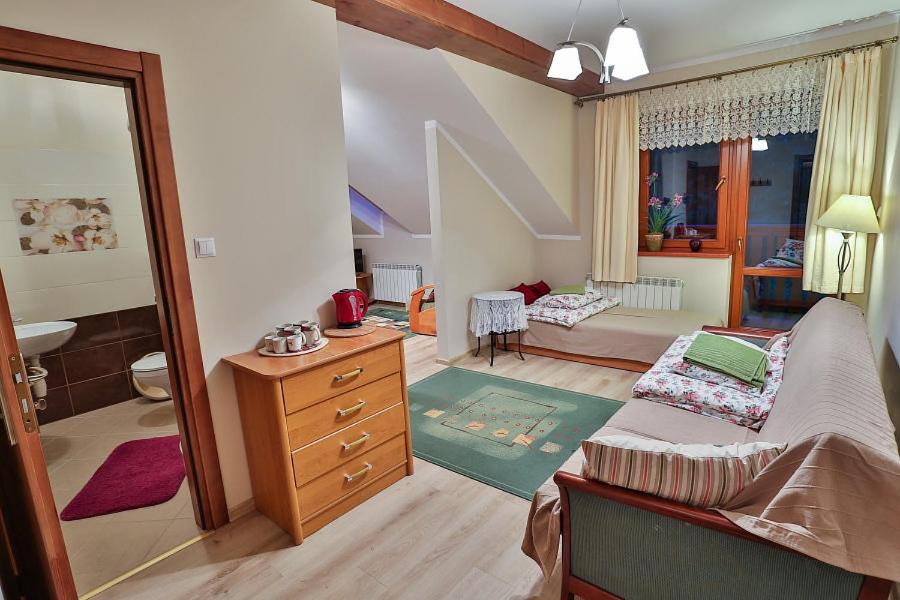 Triple Room with Private Bathroom - Photo 3