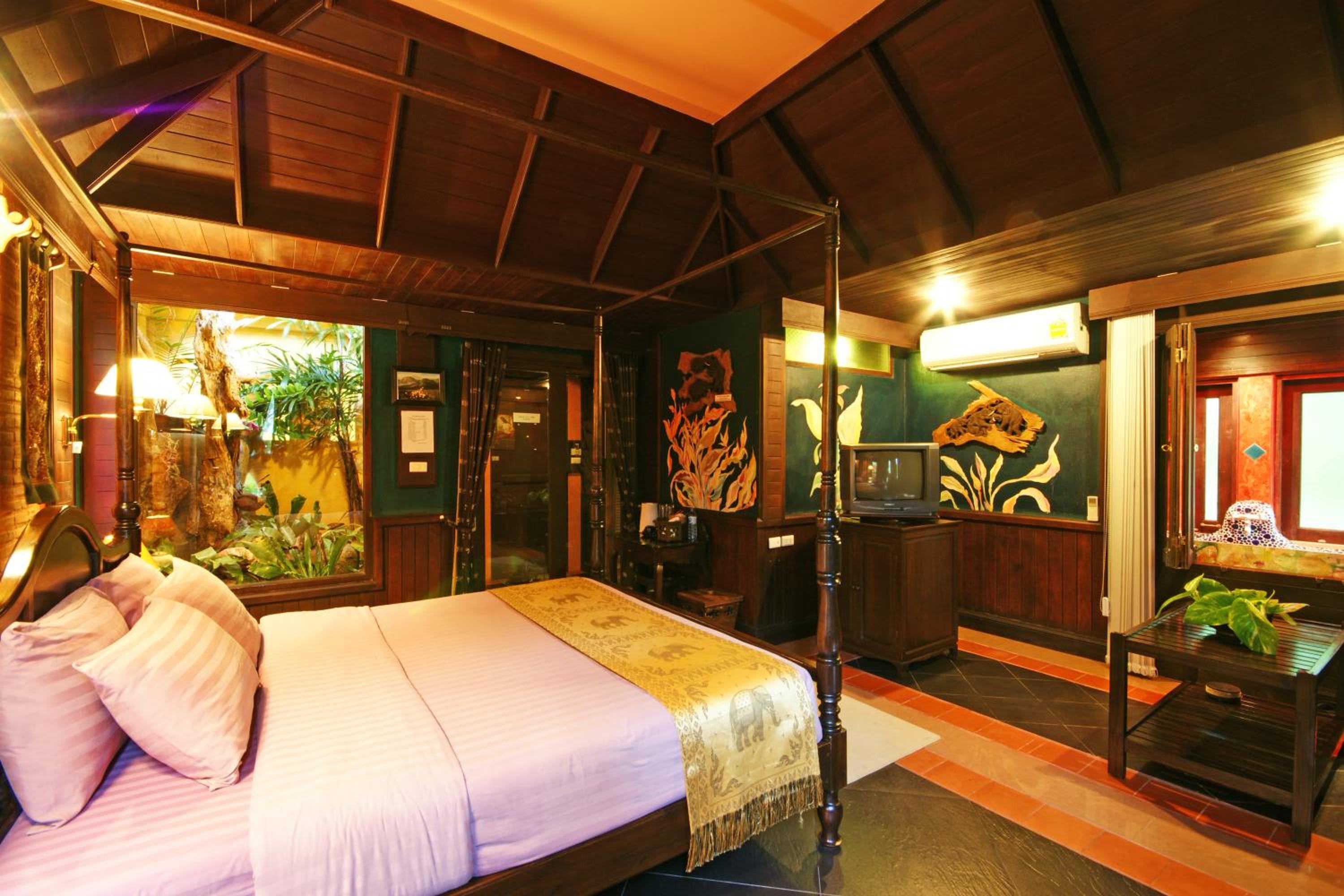 Queen Room with Spa Bath - Photo 4