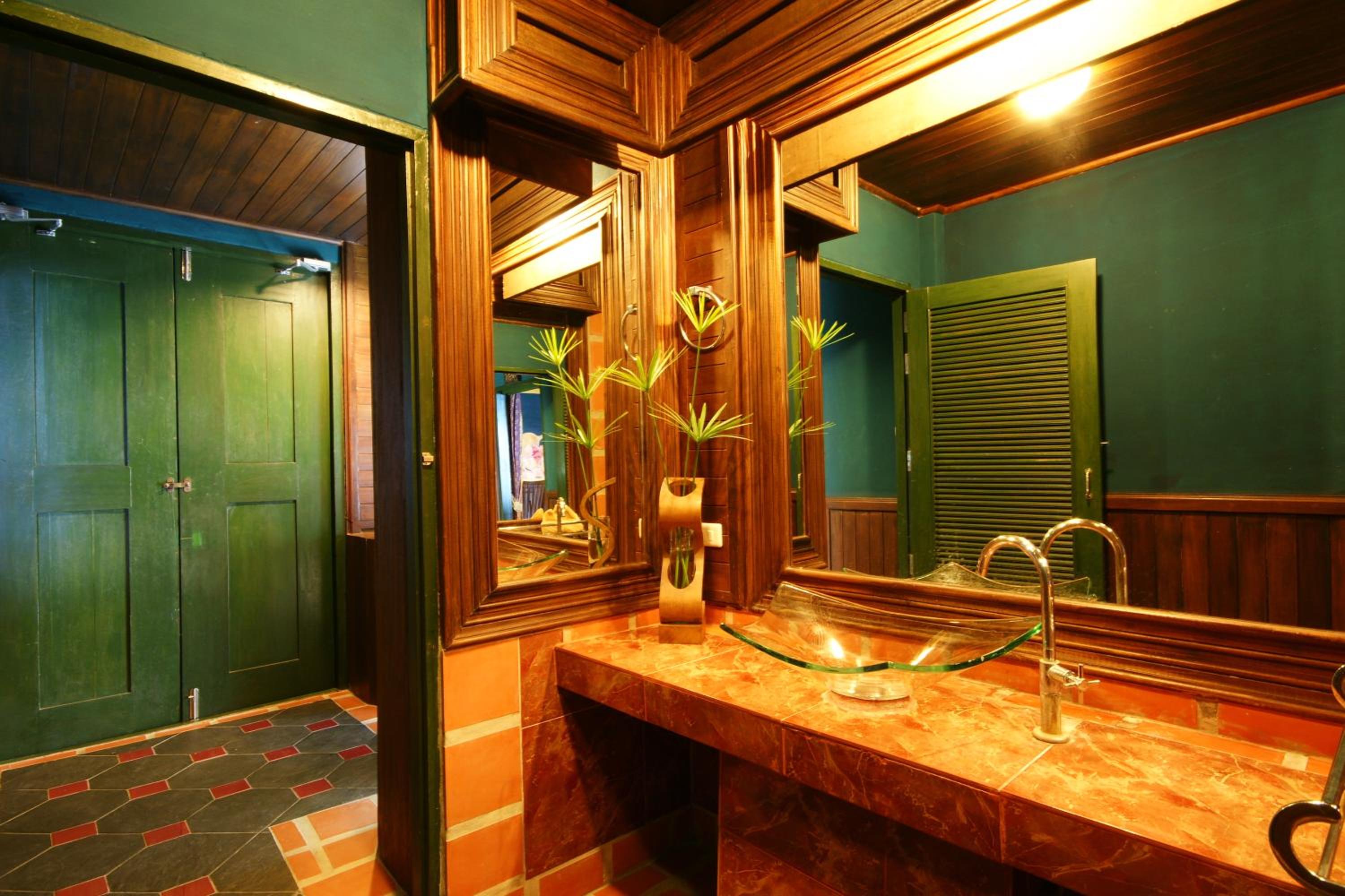 King Room with Spa Bath - Photo 7