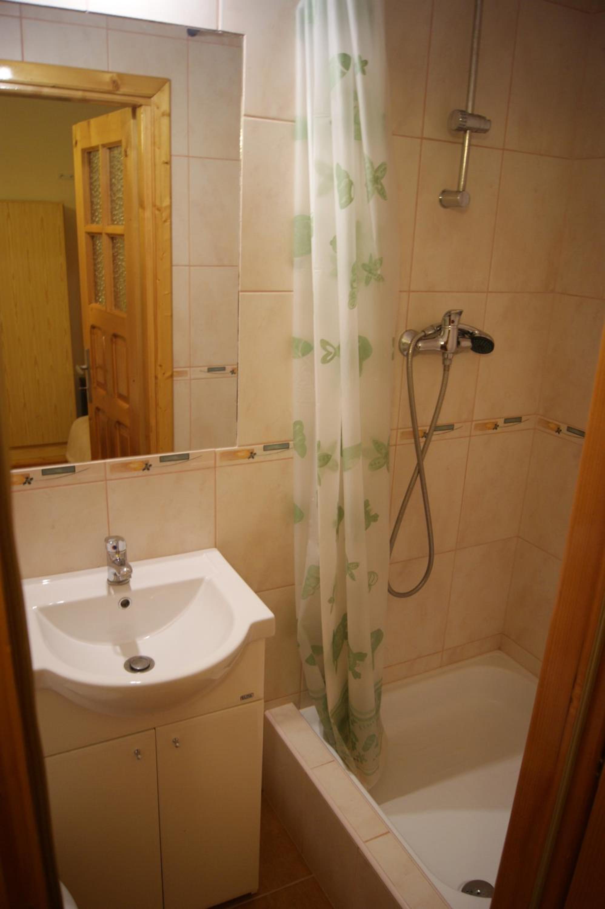 Triple Room with Balcony - Photo 9