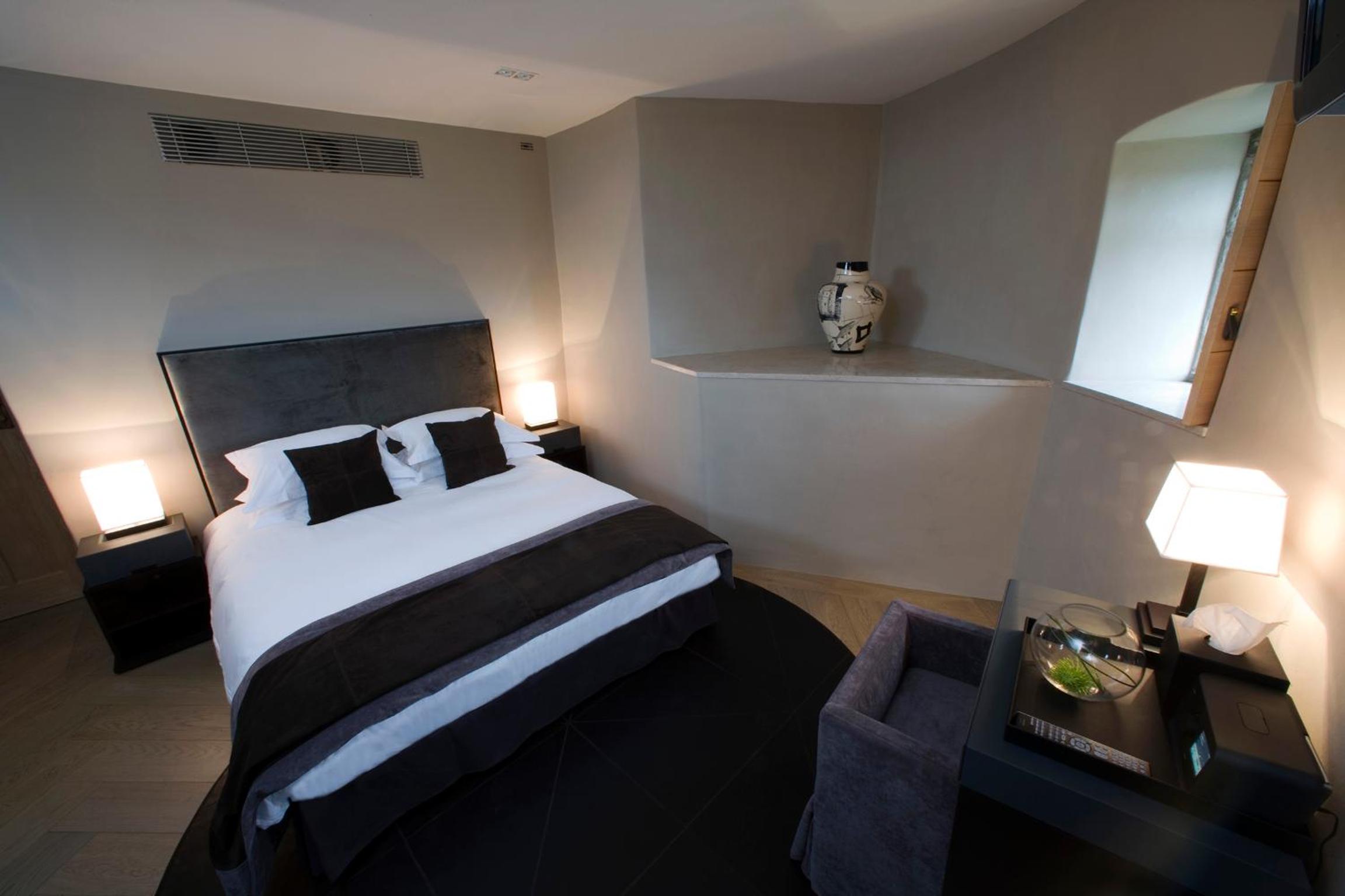 King Room with Bath